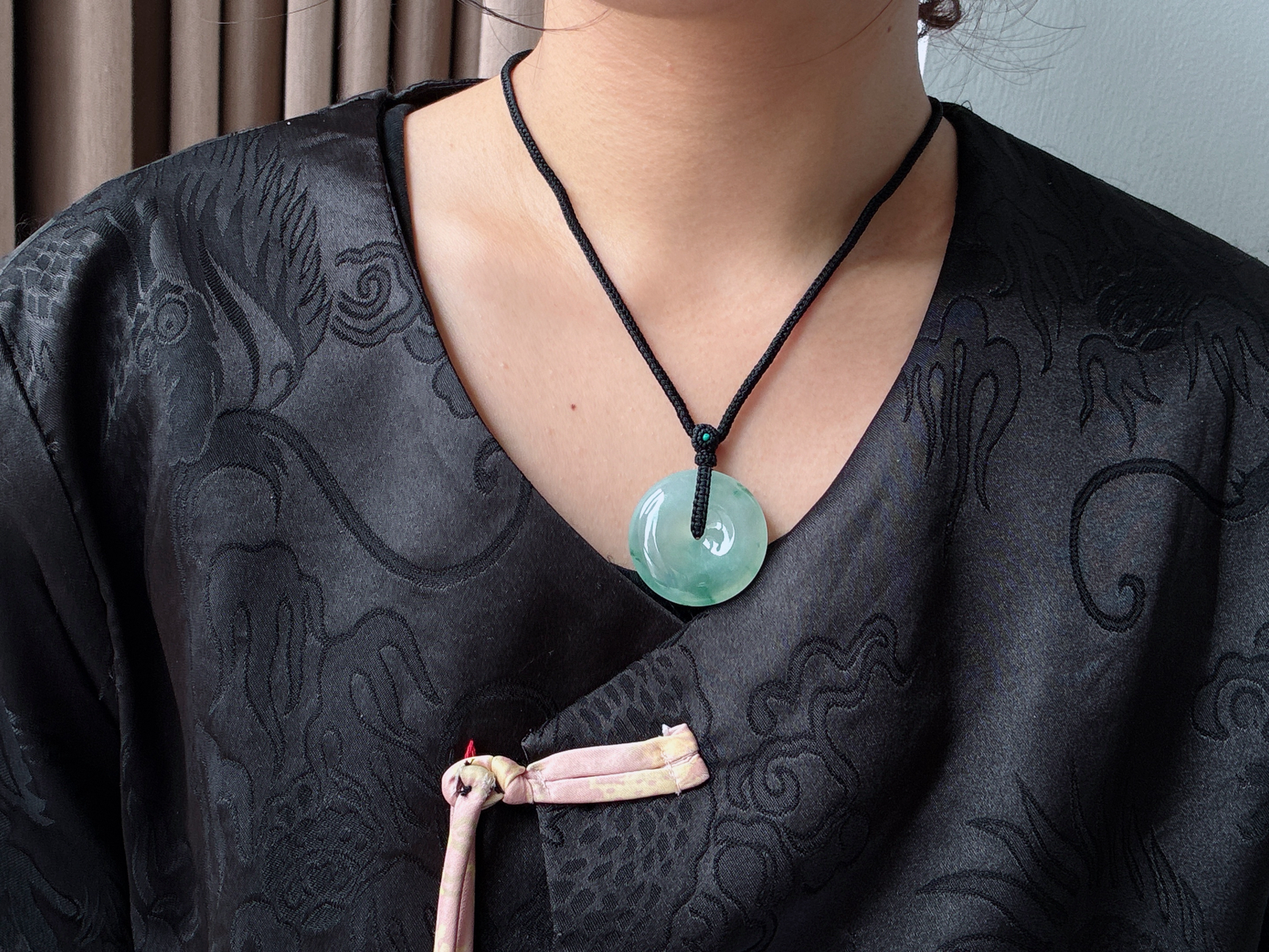 【裸石】冰飘花平安扣大平安扣吊坠  
【说明】缅料 性价比高  
【尺寸】35.5-7.7..