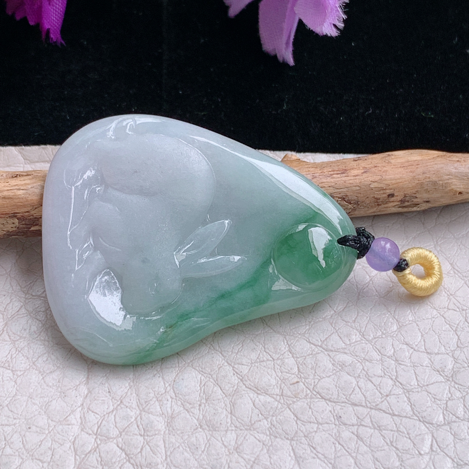 t实拍39.2*31.2*4.2缅甸翡翠A货精雕双彩兔子 生肖兔玉吊坠 玉挂件