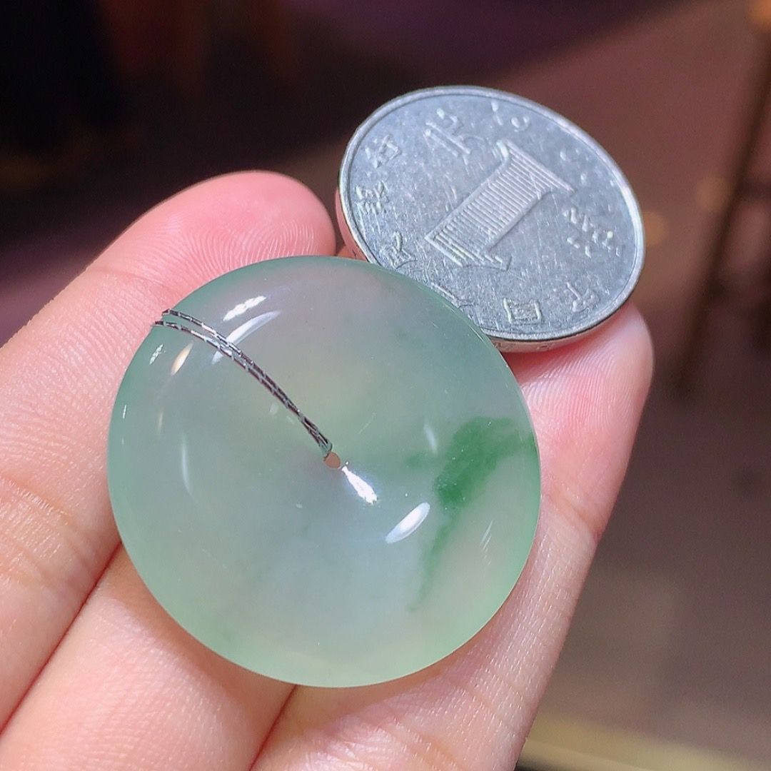 ️️冰飘花平安扣挂件。种老底子细腻，清透，佩戴优雅大气..