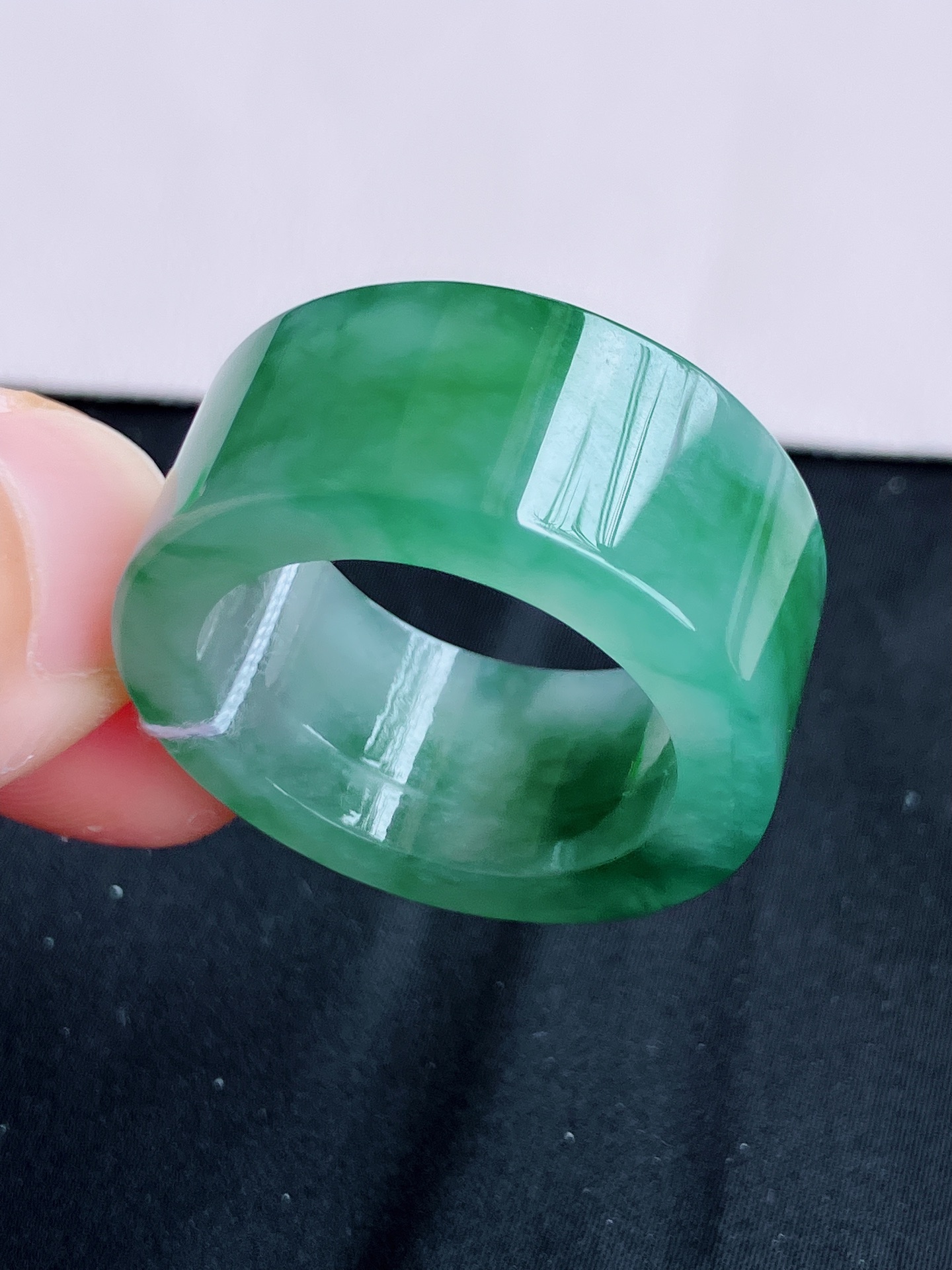 ️，冰飘花扳指，晶莹剔透，尺寸22/12.6/4.5，自然光实拍