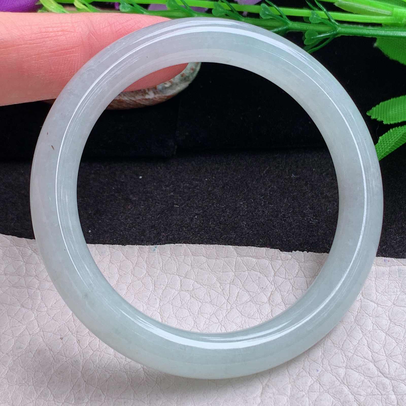 n小圈口54*8.8*8.5美人镯 缅甸翡翠a货手镯浅绿秀气圆条叮当镯