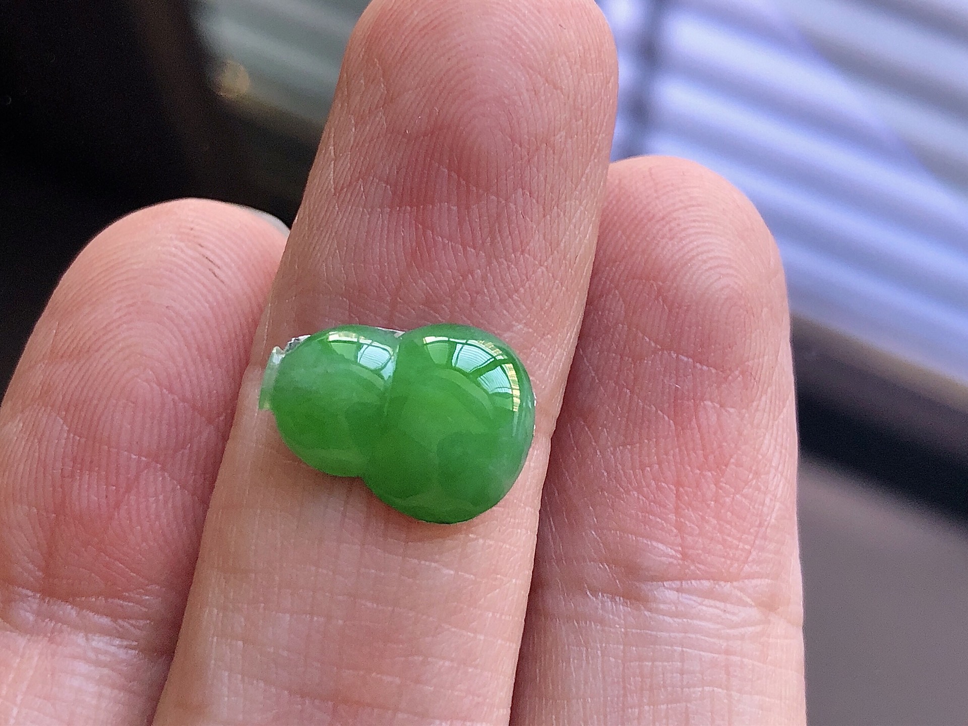 ️ 葫芦，色泽艳阳，通透水润，玉质细腻，夺目迷人，镶嵌效果，品相，无裂，尺寸13.2*10*2.7，超值