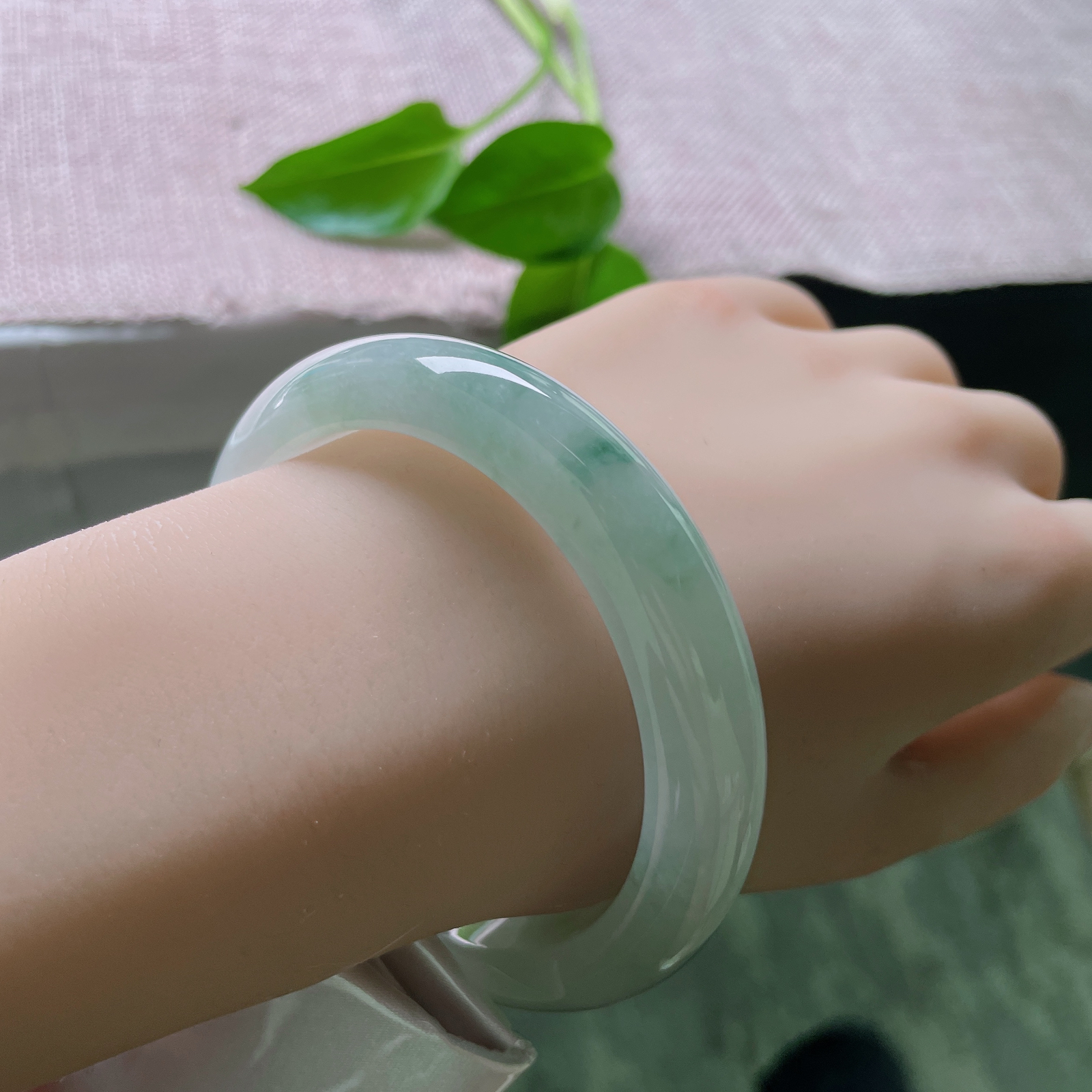 58.3/11.9/8.8飘花正圈，水头好，种老，一缕花，一幅画，一世界ss48060a