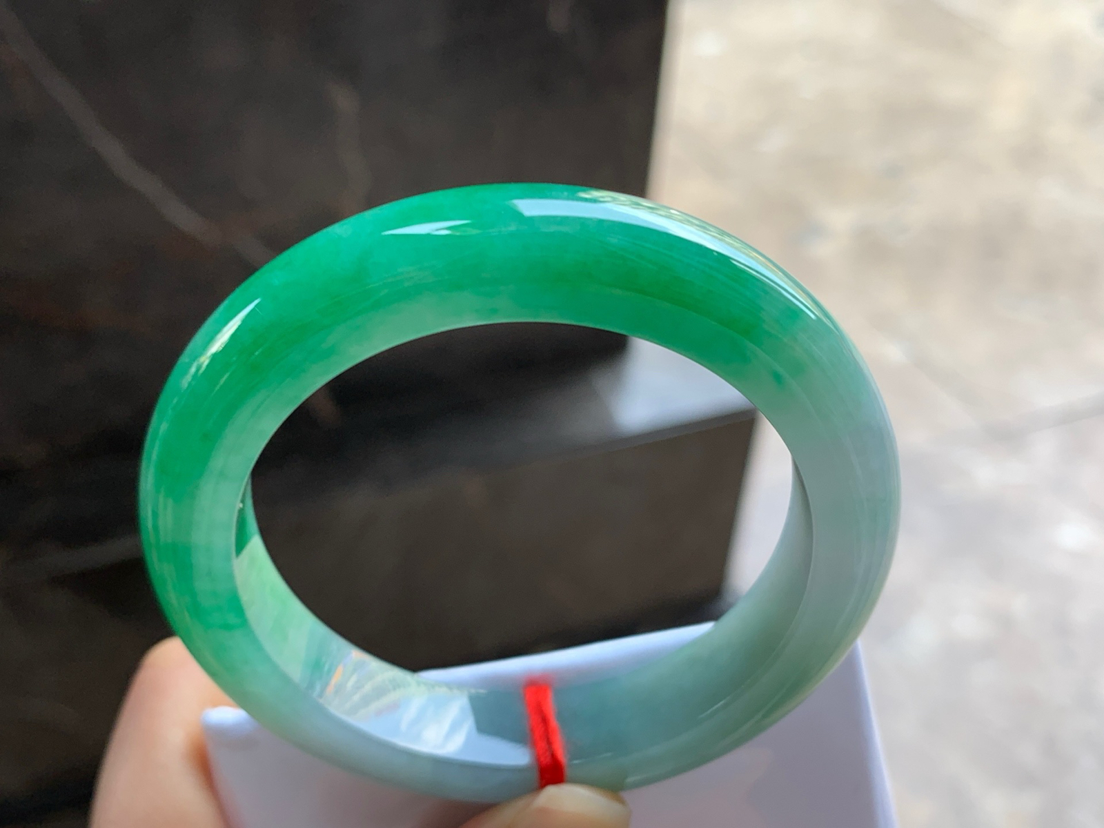 53.5-12.2-9.1

阳绿色手镯^_^颜色鲜艳