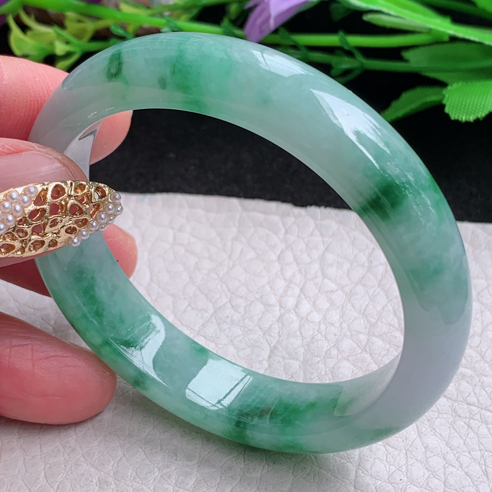 nr小圈口52.5*46.3*12.5*7 .5贵妃镯 缅甸翡翠a货手镯飘绿花秀气蛋形玉镯子