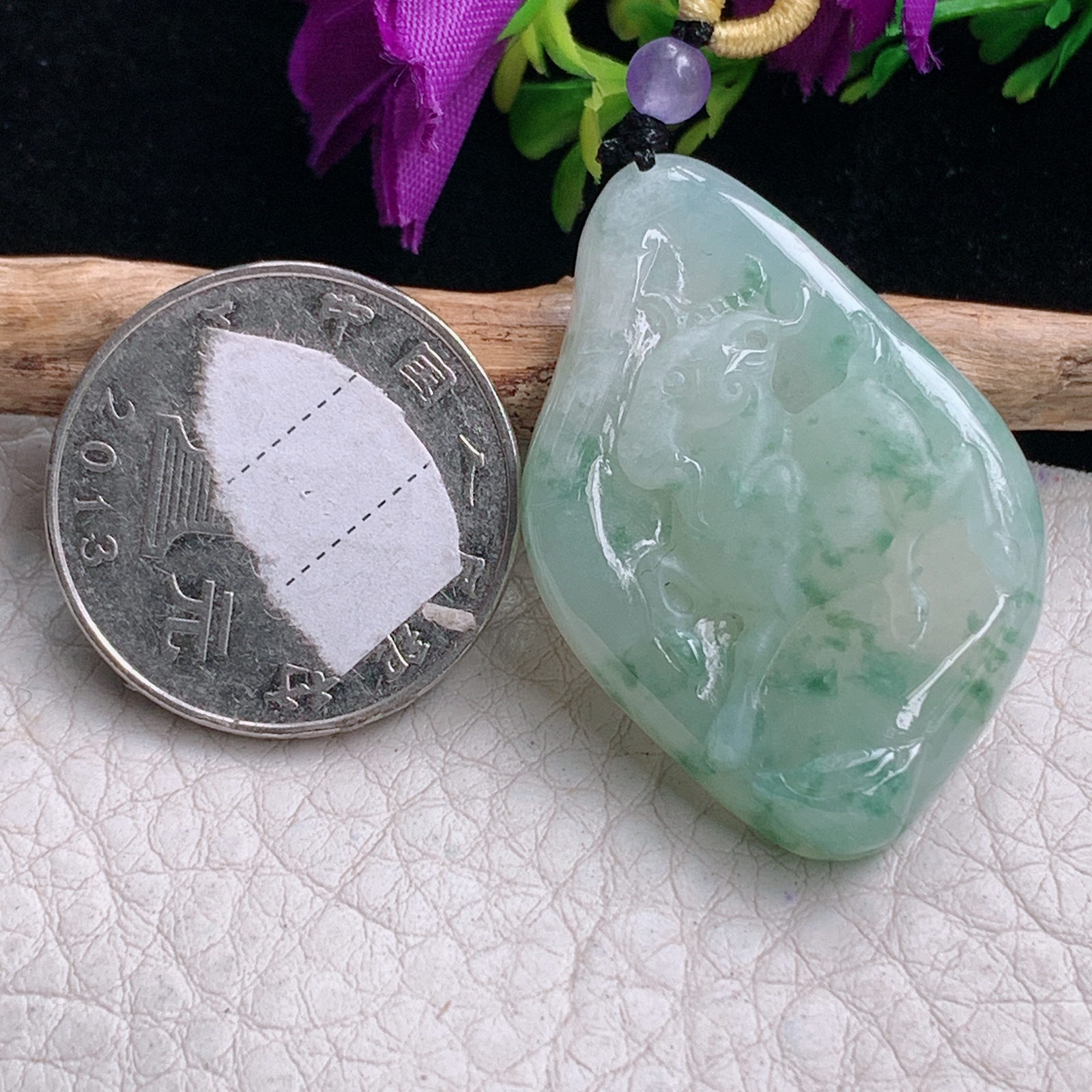 t实拍37.8*25.6*6.6缅甸翡翠A货精雕冰飘花洋洋得意 生肖羊玉吊坠 玉挂件