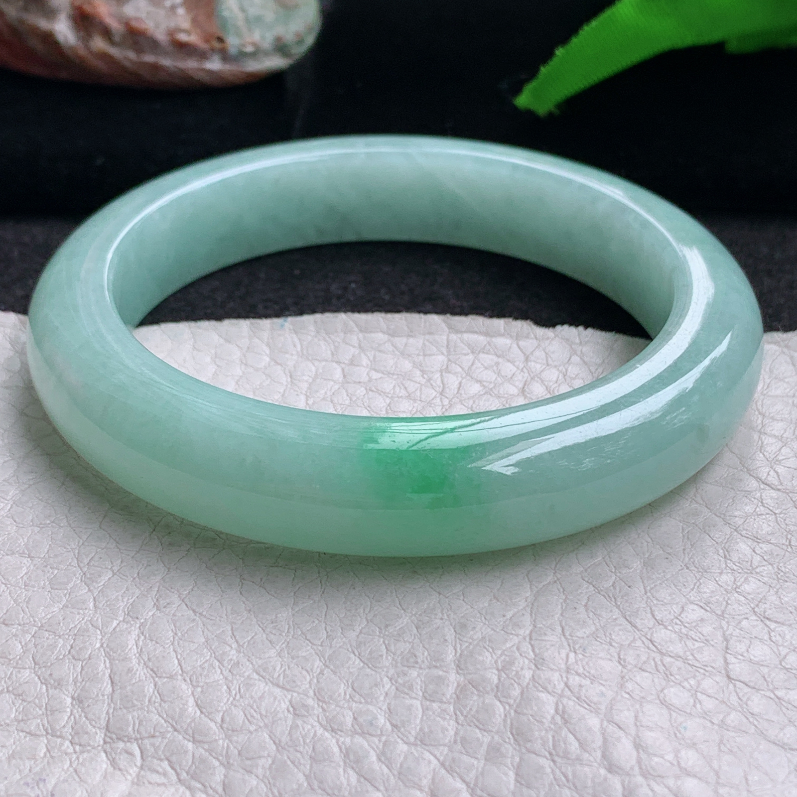 yh白底青58*13.3*7.3平安镯 缅甸翡翠a货手镯飘绿正圈玉镯子