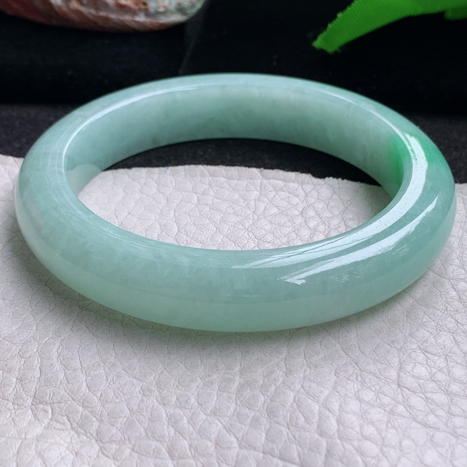 yh白底青58*13.3*7.3平安镯 缅甸翡翠a货手镯飘绿正圈玉镯子