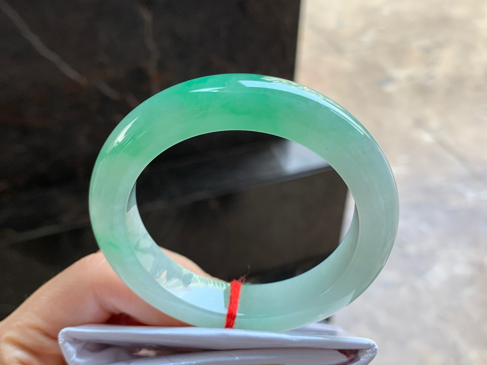 51.5-12-9.3

绿色手镯^_^色阳清新