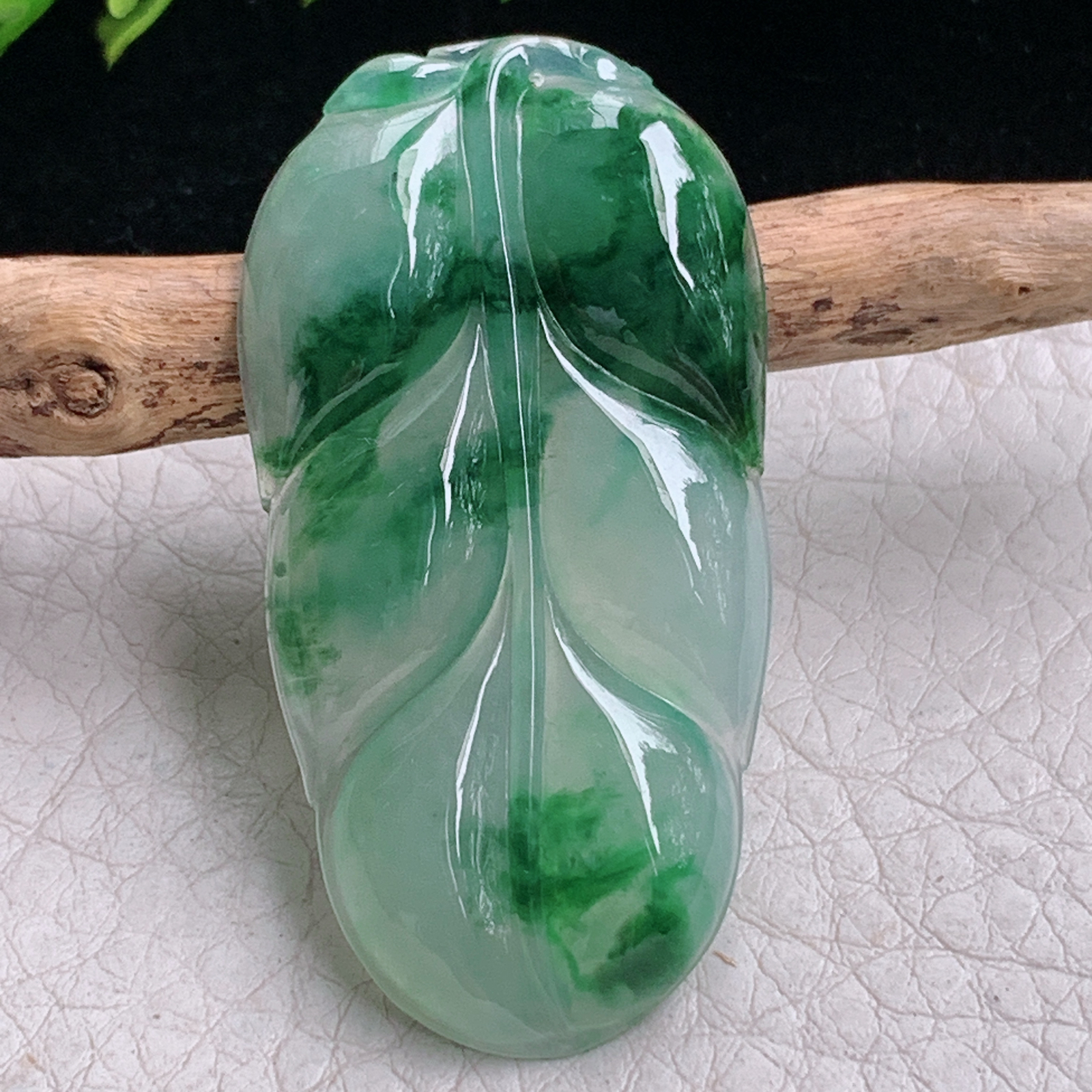 axm实拍44.8*23.5*4.5缅甸翡翠冰飘花饱满叶子玉吊坠