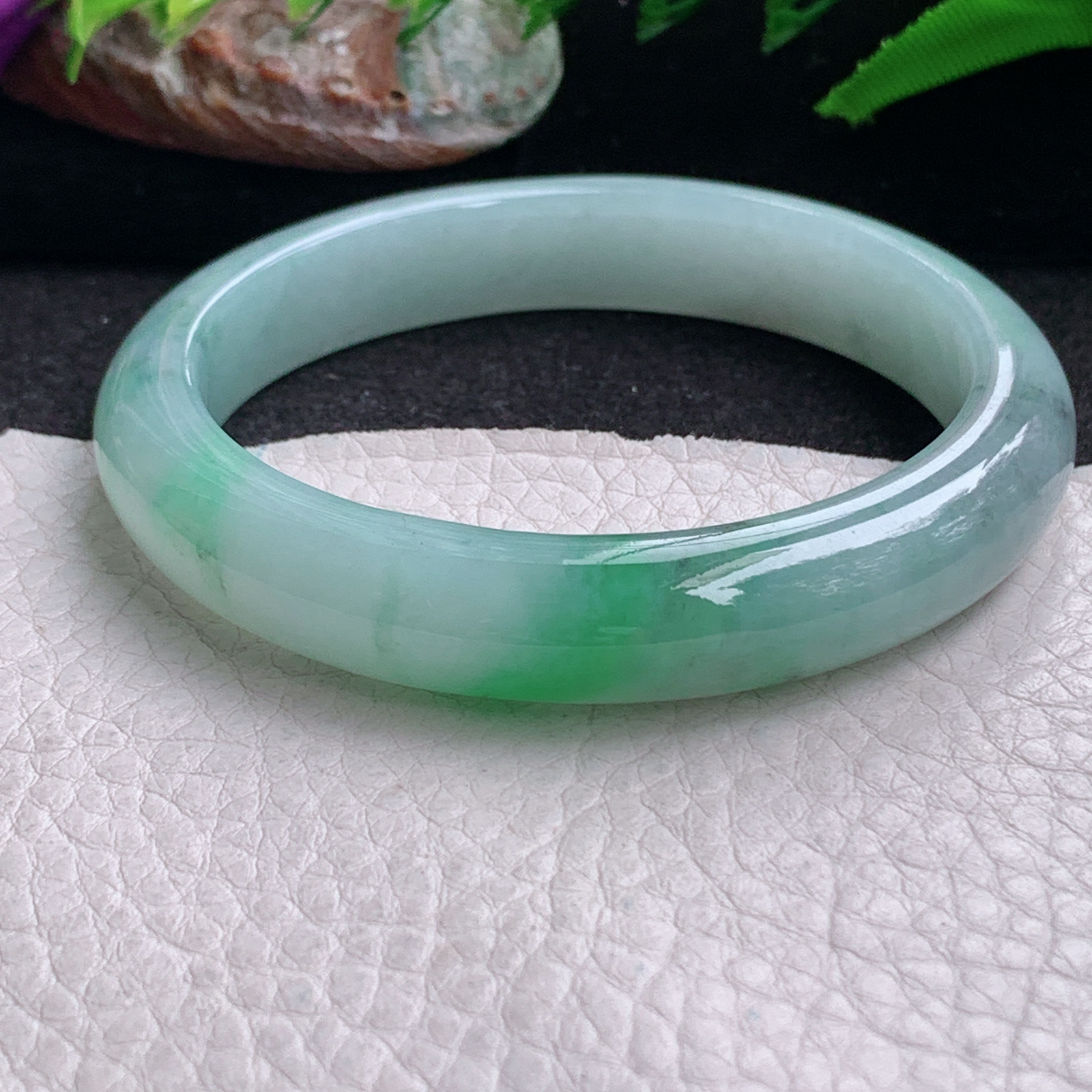 xx自然光56.5*11*8.6平安镯 缅甸翡翠a货手镯飘绿女款正圈玉镯子