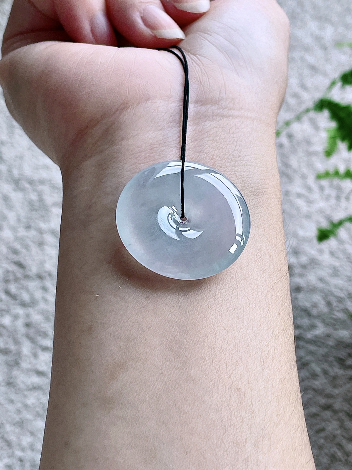 【裸石】冰平安扣吊坠
【说明】缅料 性价比高  
【尺寸】31.4-6..