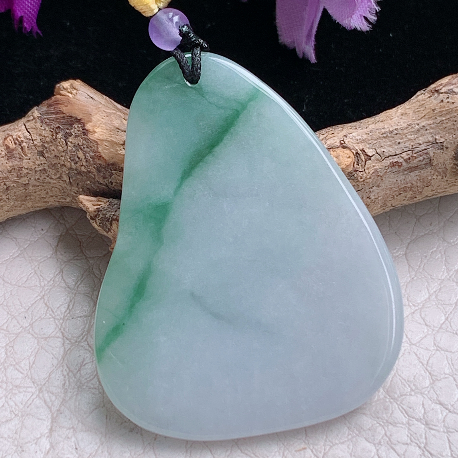 t实拍39.2*31.2*4.2缅甸翡翠A货精雕双彩兔子 生肖兔玉吊坠 玉挂件