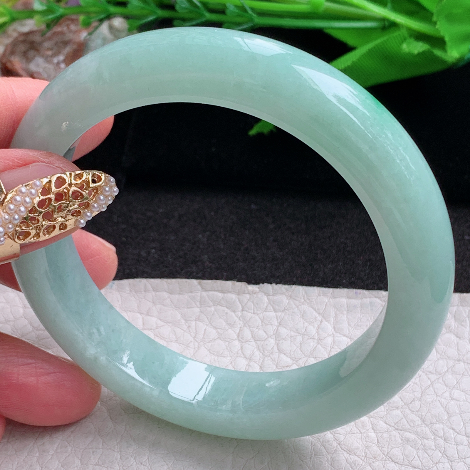 yh白底青58*13.3*7.3平安镯 缅甸翡翠a货手镯飘绿正圈玉镯子