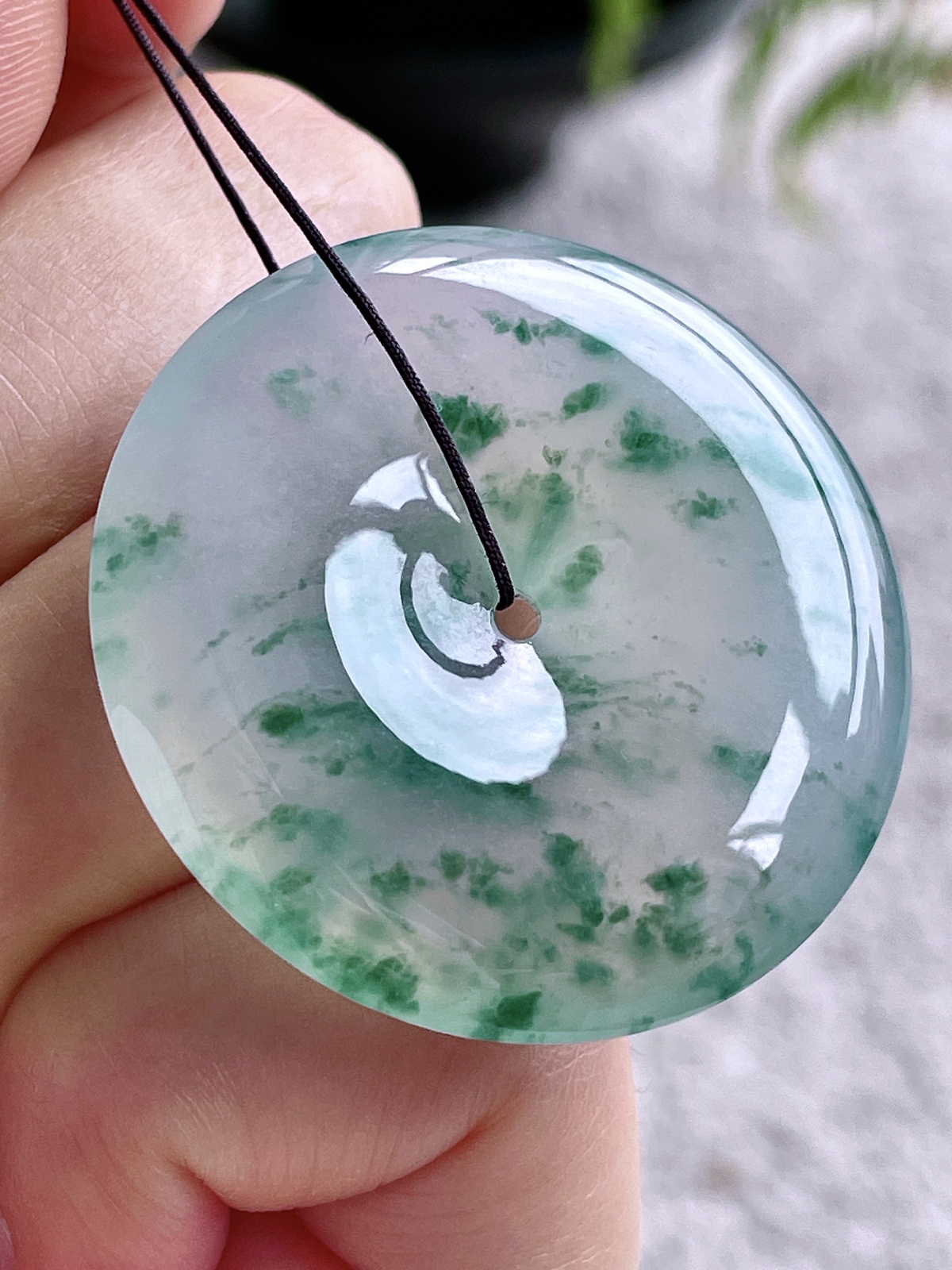 【裸石】高冰飘花平安扣大平安扣吊坠
【说明】缅料 性价比高  
【尺寸】37.8-6.6..