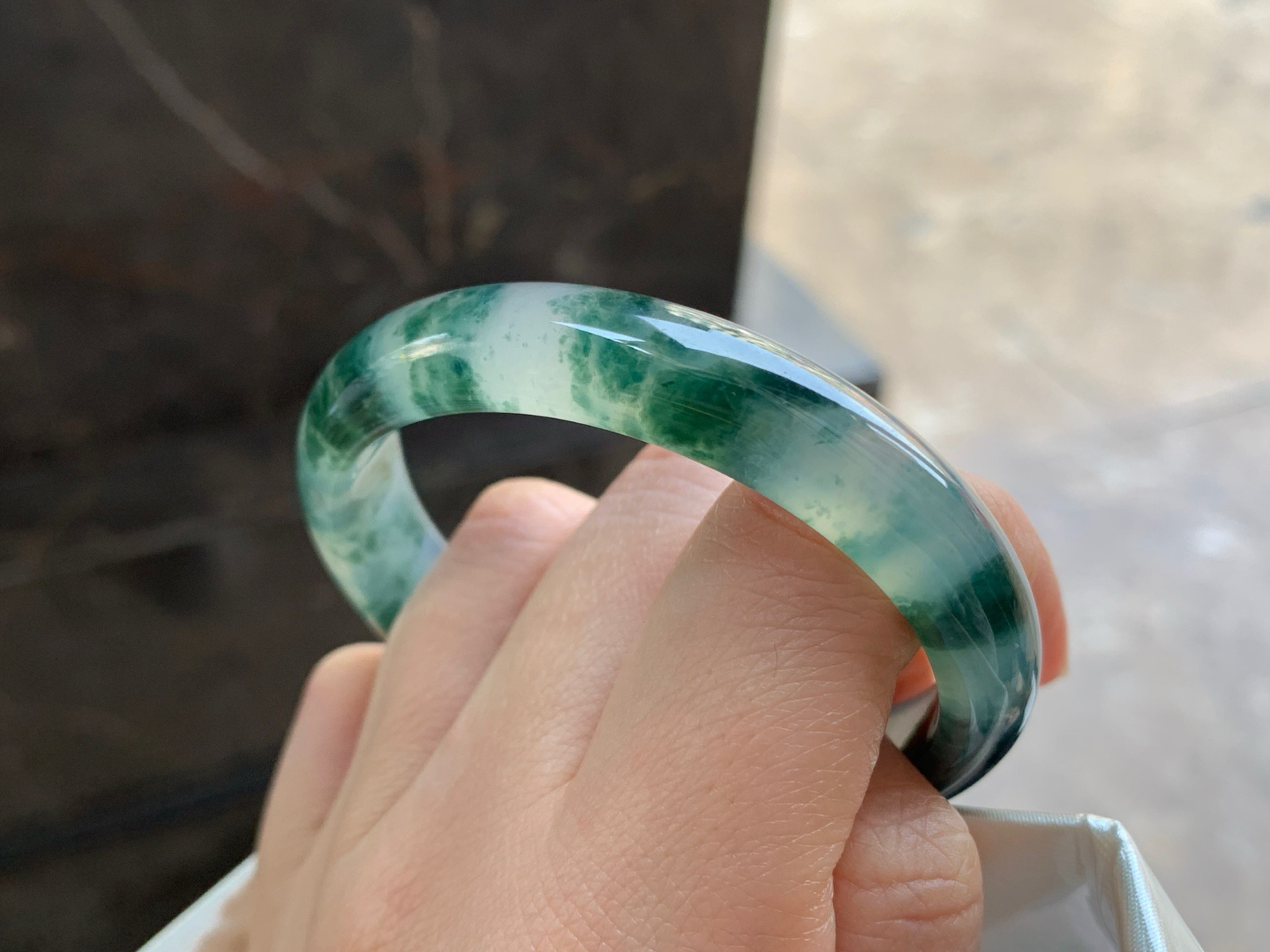 53.5-11.5-6.9

飘花贵妃手镯^_^飘花浓郁 正圈51可以带