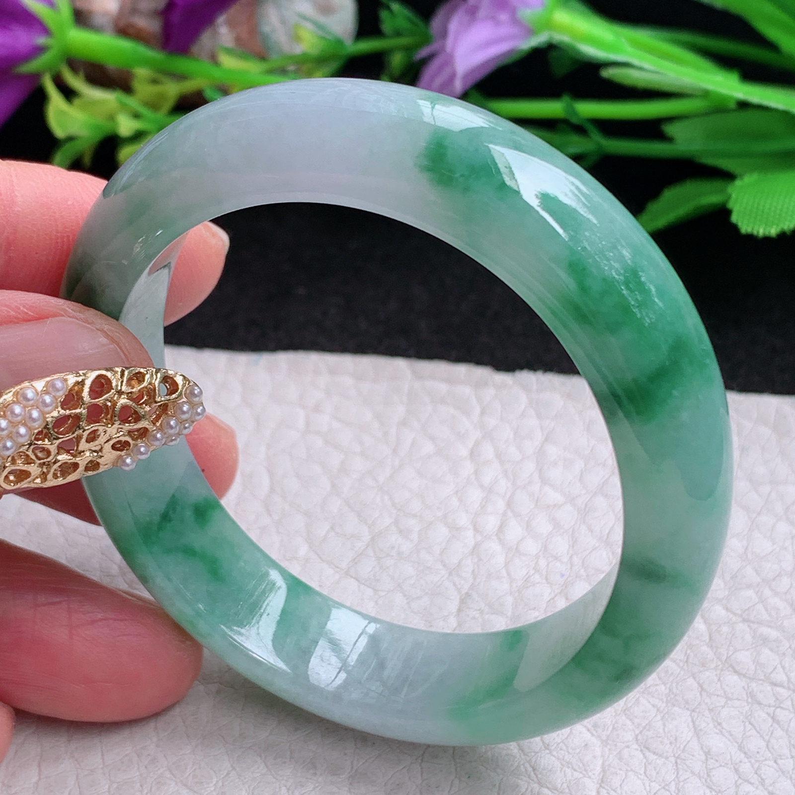 nr小圈口52.5*46.3*12.5*7 .5贵妃镯 缅甸翡翠a货手镯飘绿花秀气蛋形玉镯子