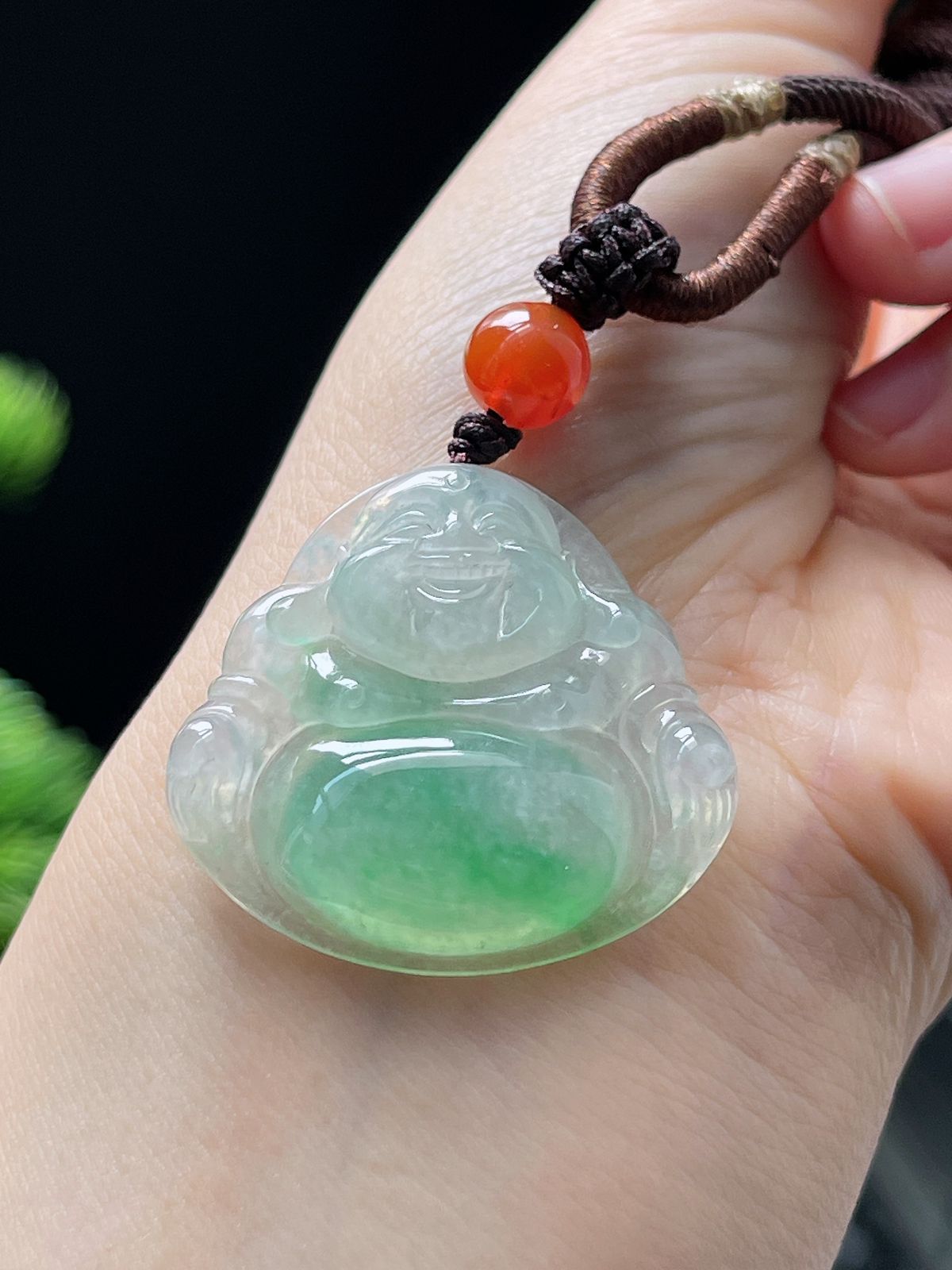 翡翠冰糯种飘绿佛公吊坠
