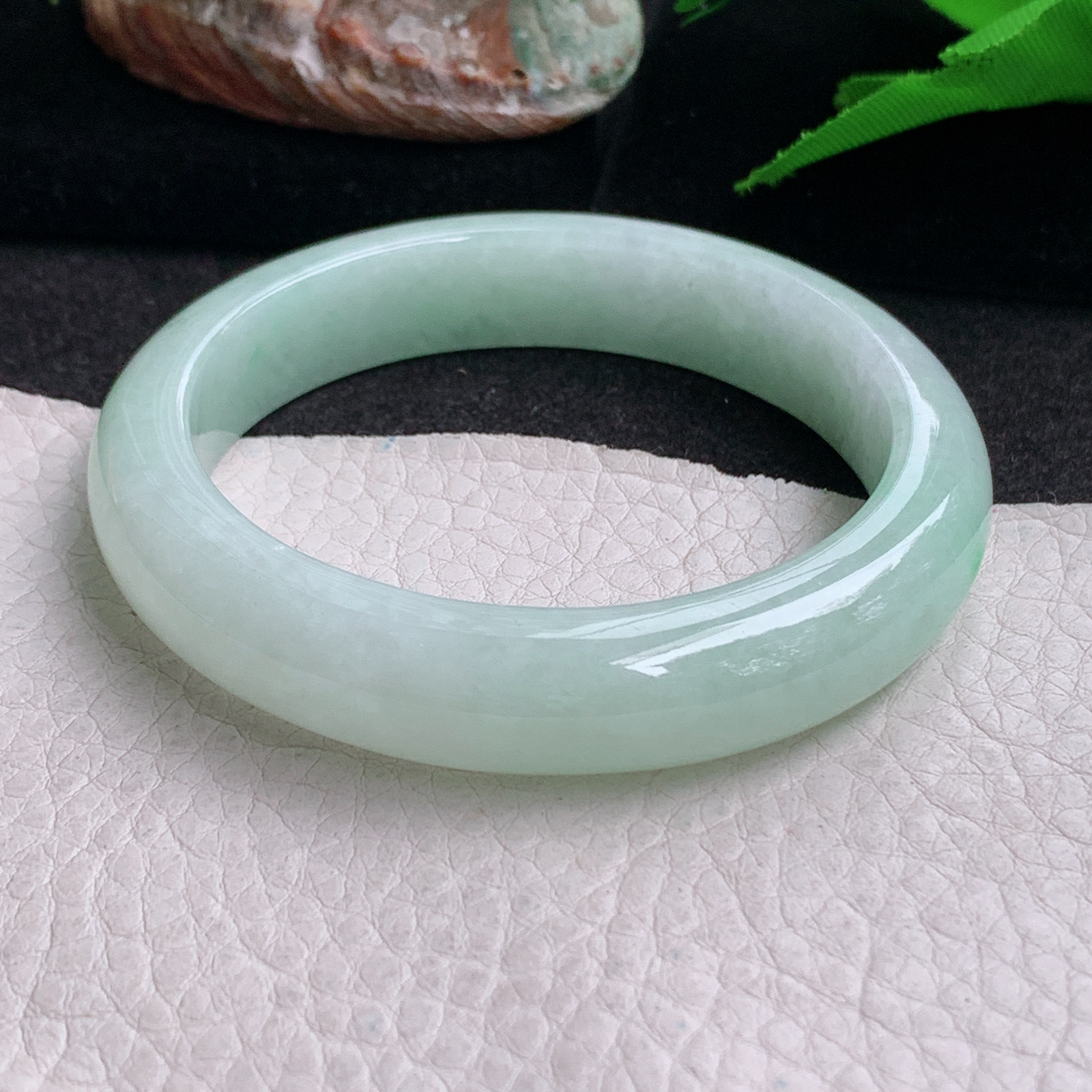 ee实拍55.5*12.3*8.2平安镯 缅甸翡翠a货手镯果绿女款正圈玉镯子