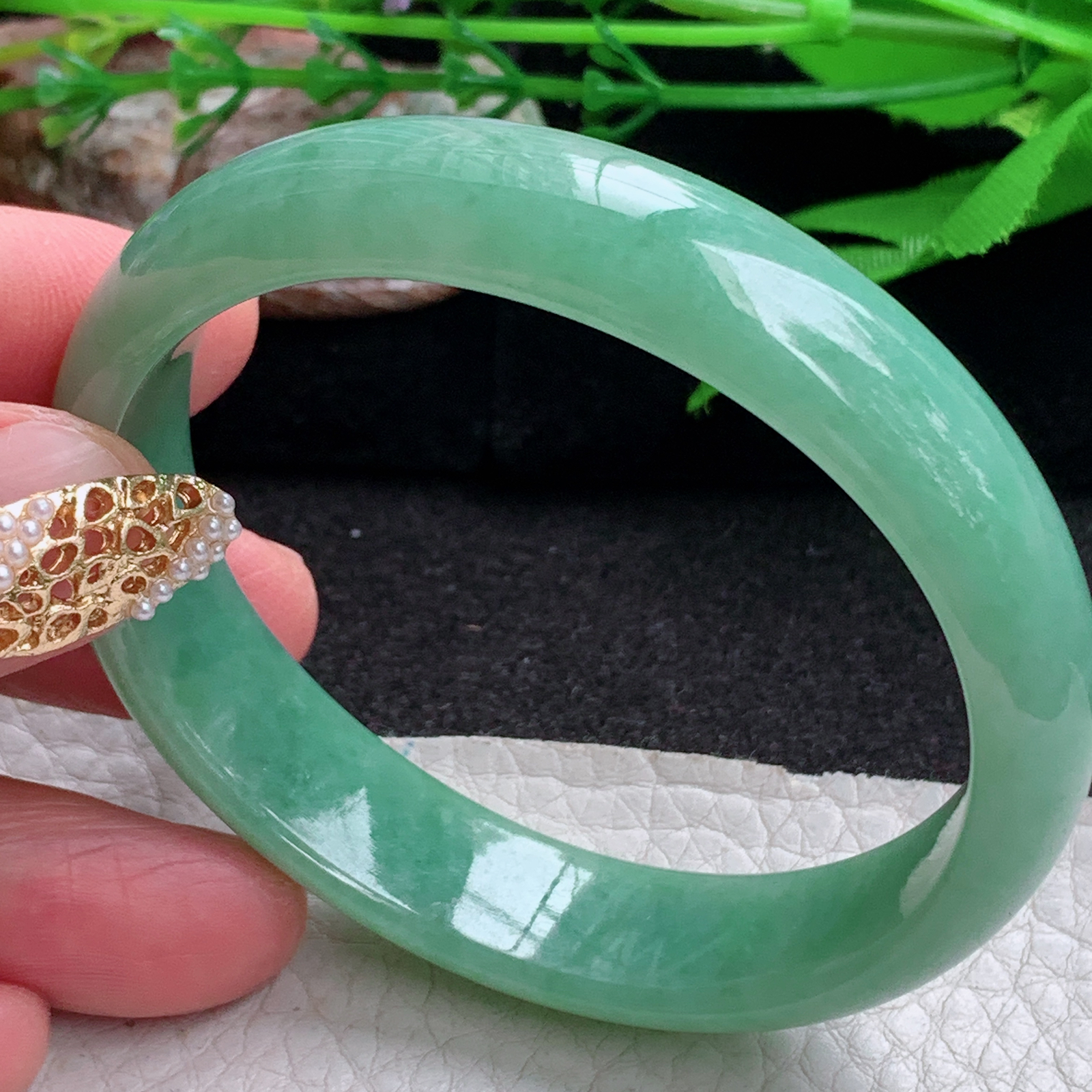 n实拍55.5*49*13.8*6.6贵妃镯 缅甸翡翠a货手镯满绿秀气蛋形玉镯子