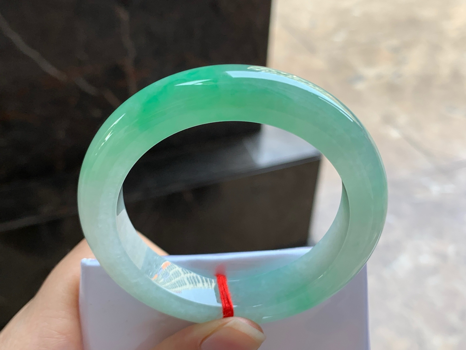 51.5-12-9.3

绿色手镯^_^色阳清新