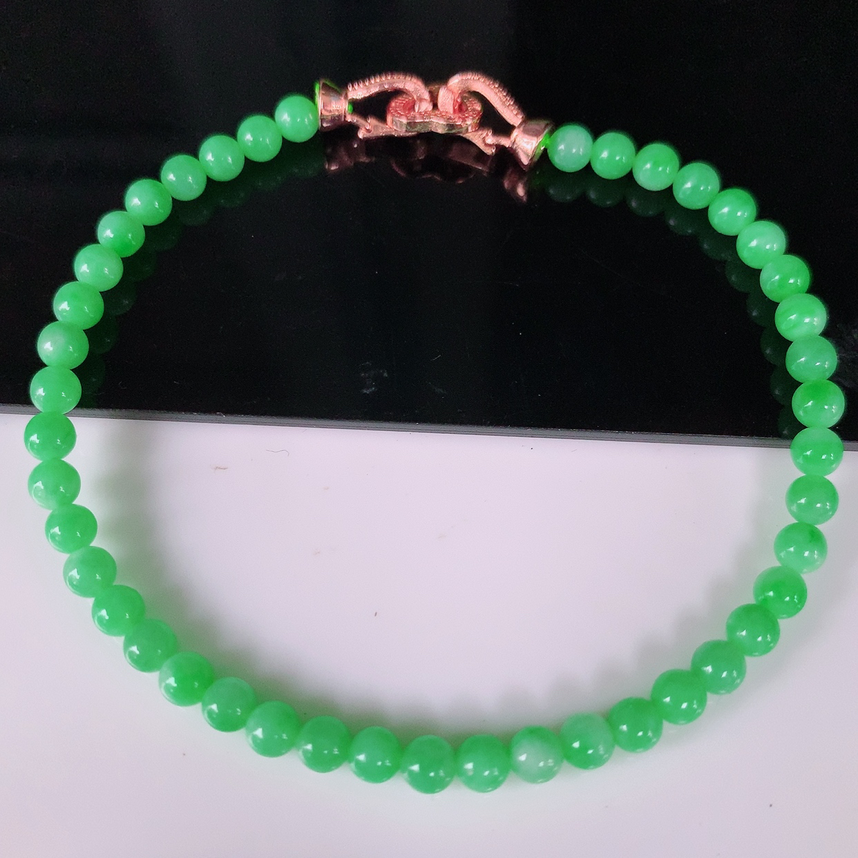 自然光实拍，冰润满绿翡翠手串手链，种老水足，冰清玉润  颜色漂亮  #005.1取一尺寸3.8mm