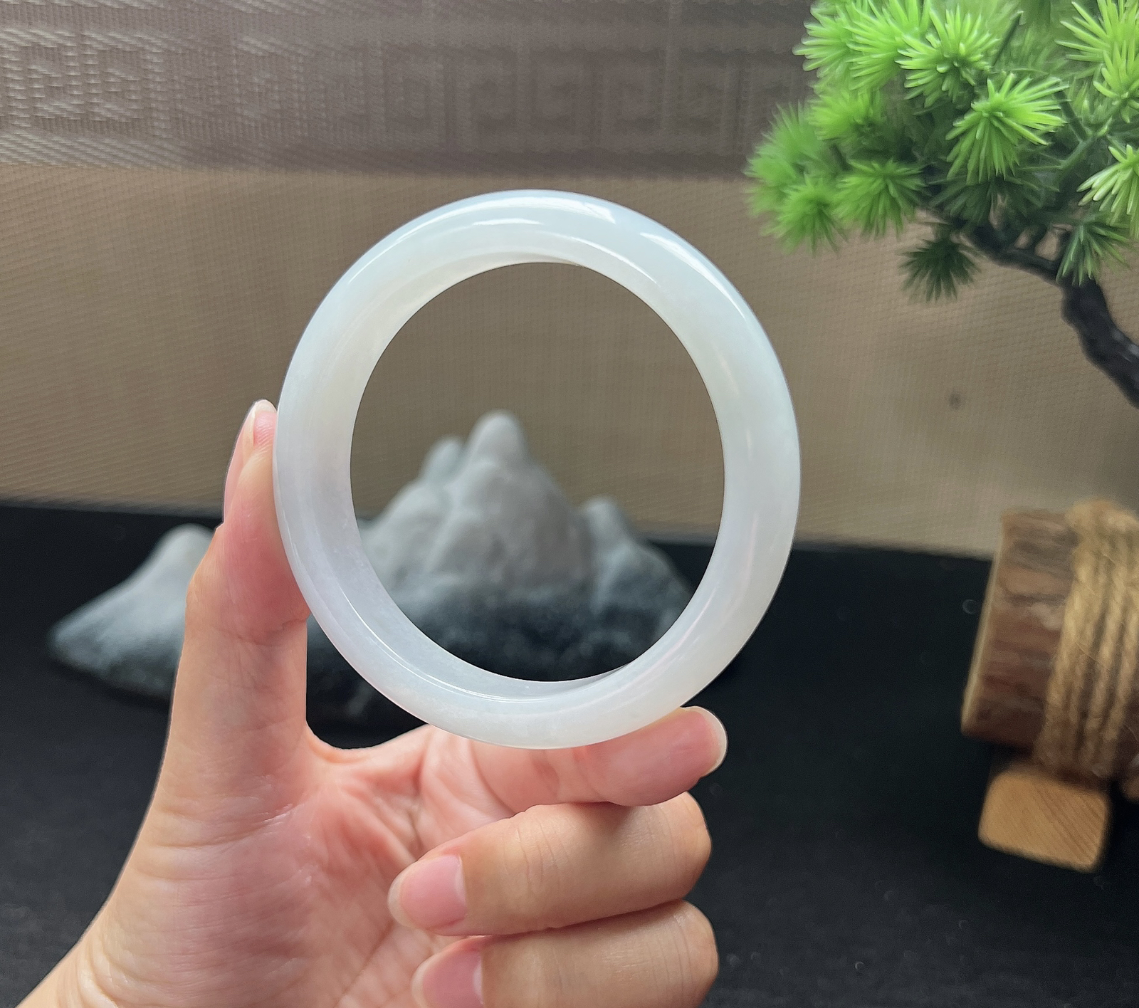 53.5圈口正圈白月光手镯，胶感十足~