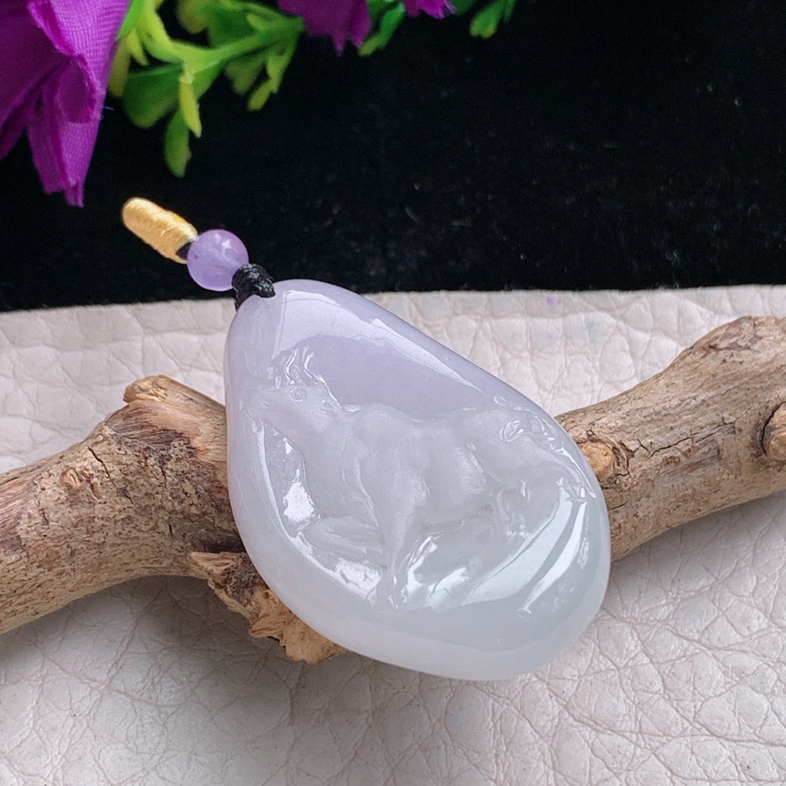 t实拍33.3*22*5.2缅甸翡翠A货精雕冰纯扭转乾坤 生肖牛玉吊坠 玉挂件