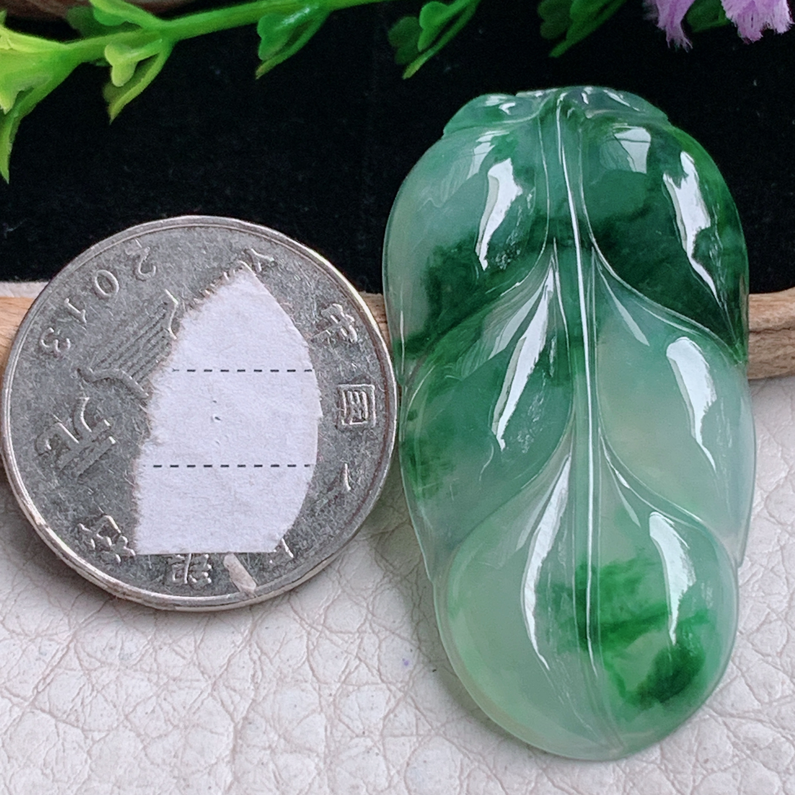 axm实拍44.8*23.5*4.5缅甸翡翠冰飘花饱满叶子玉吊坠