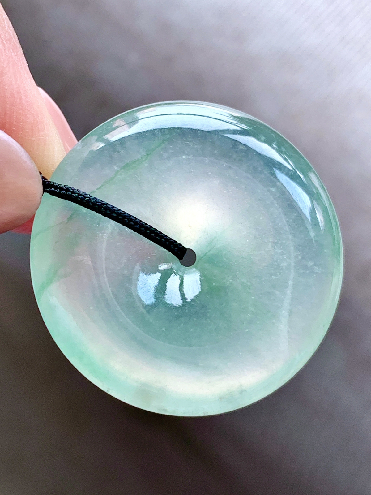 【裸石】🫧高冰飘花平安扣吊坠
【说明】缅料 性价比高  
【尺寸】24-5.2..