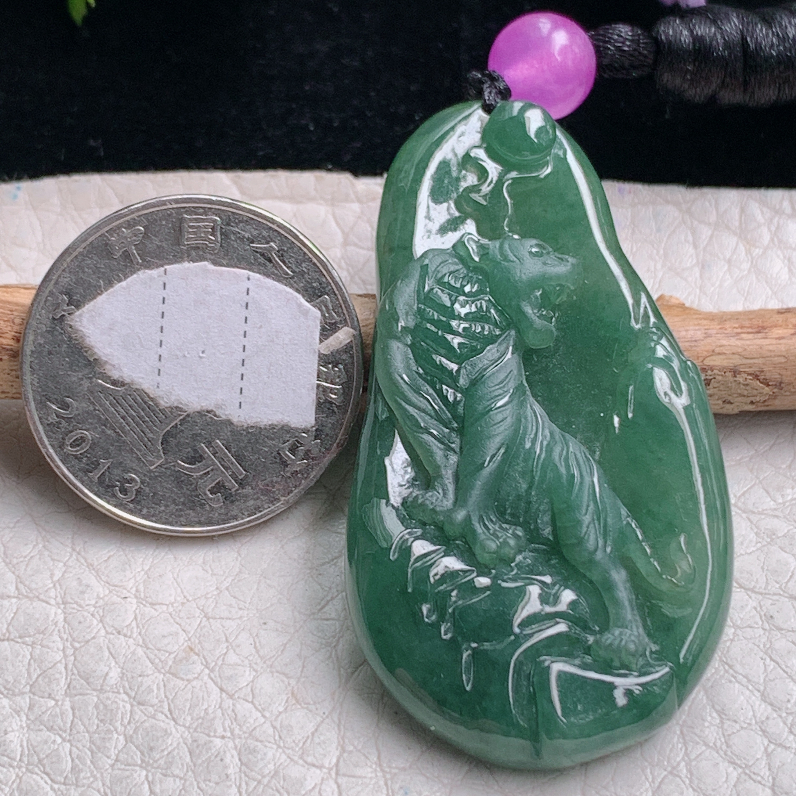 t实拍50.3*27.3*6.2缅甸翡翠A货精雕冰油绿上山虎 生肖虎玉吊坠 玉挂件