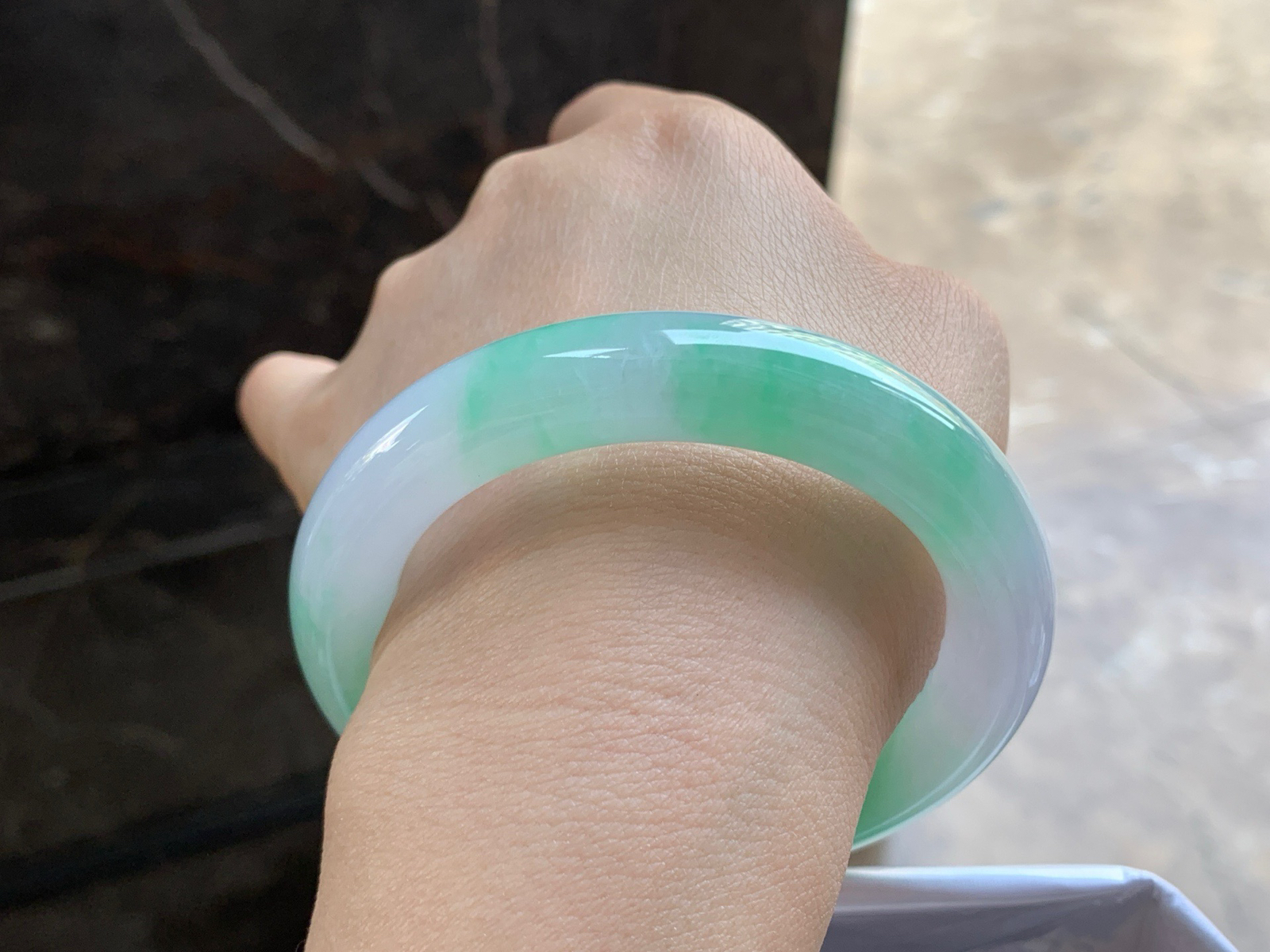 57-11.7

春带彩圆条手镯^_^颜色鲜艳