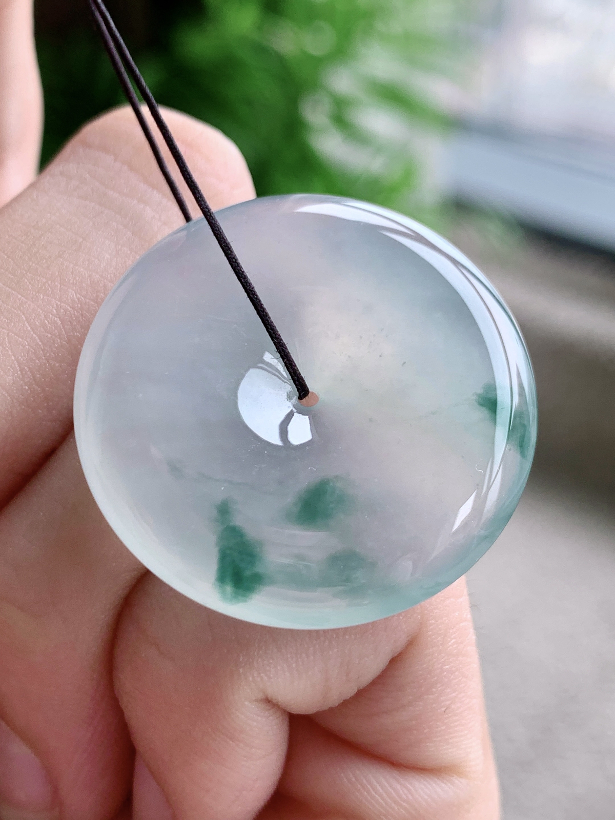 【裸石】高冰飘花平安扣吊坠  
【说明】缅料 性价比高  
【尺寸】29.8-5.6..