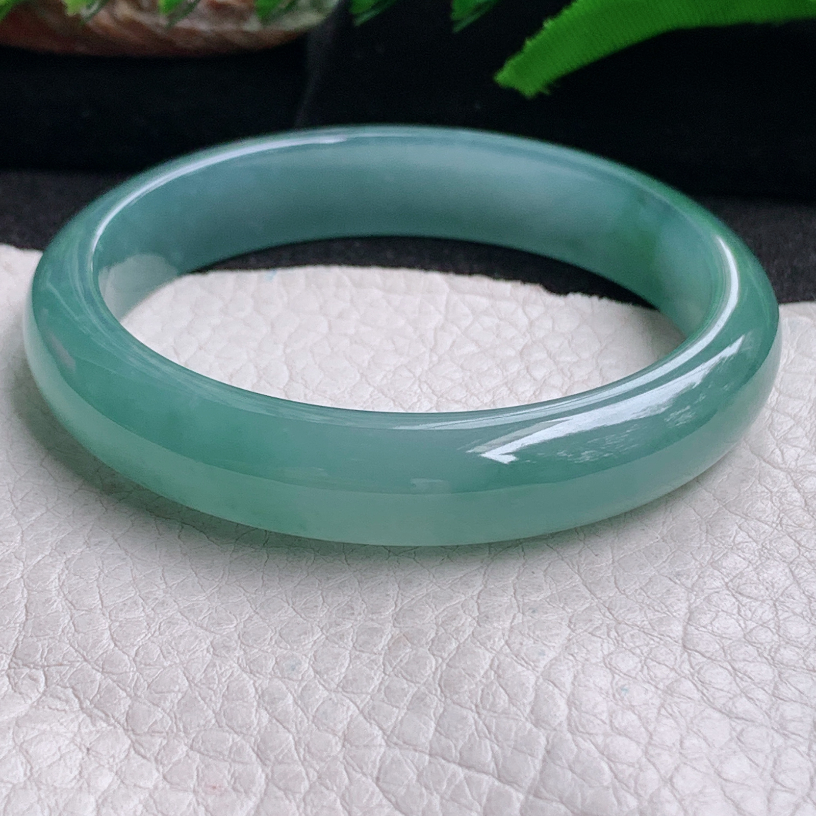 yh实拍57*11.8*7平安镯 天然翡翠a货手镯冰蓝正圈玉镯子