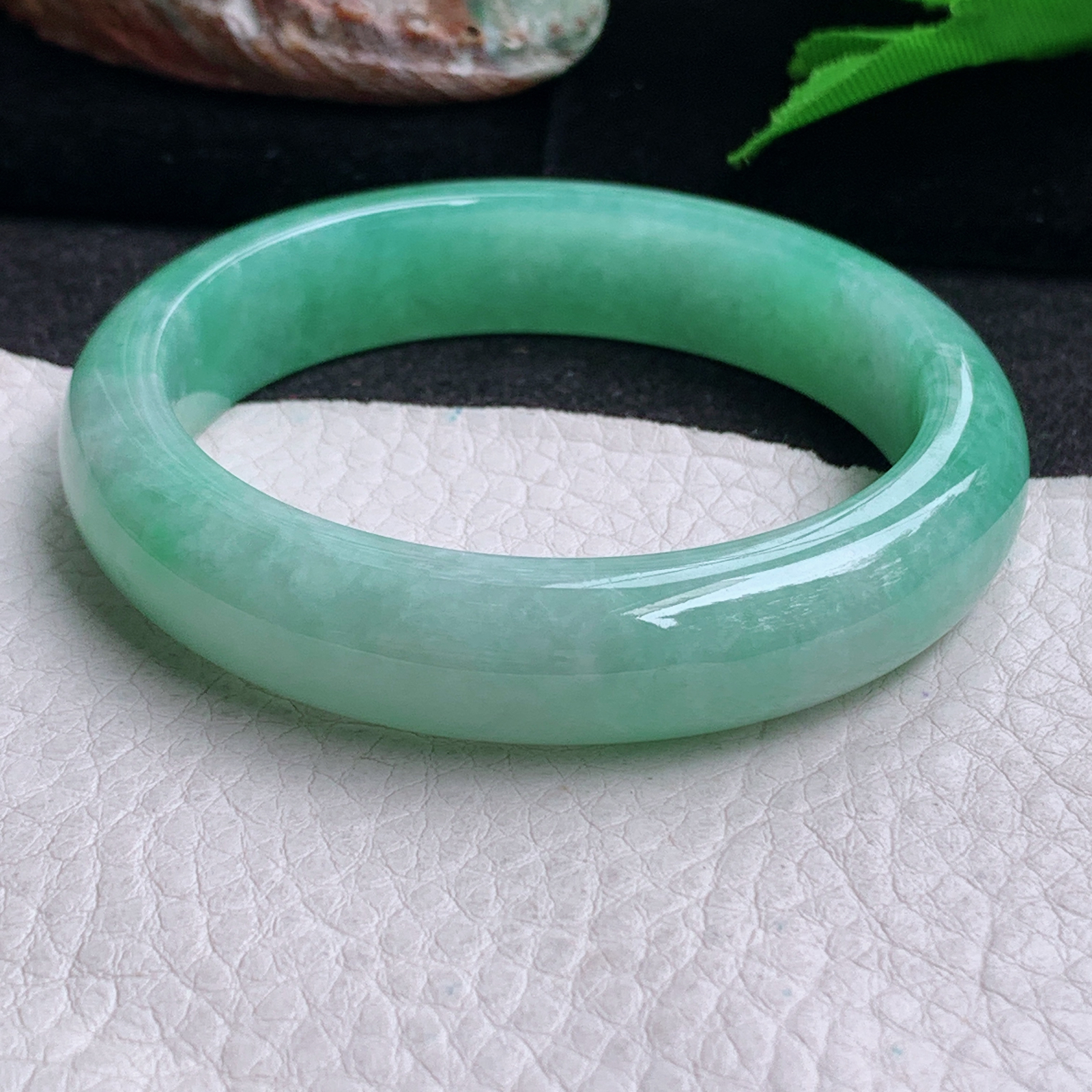 nr实拍53.8*12.3*7.6平安镯 缅甸翡翠a货手镯甜绿秀气正圈玉镯子