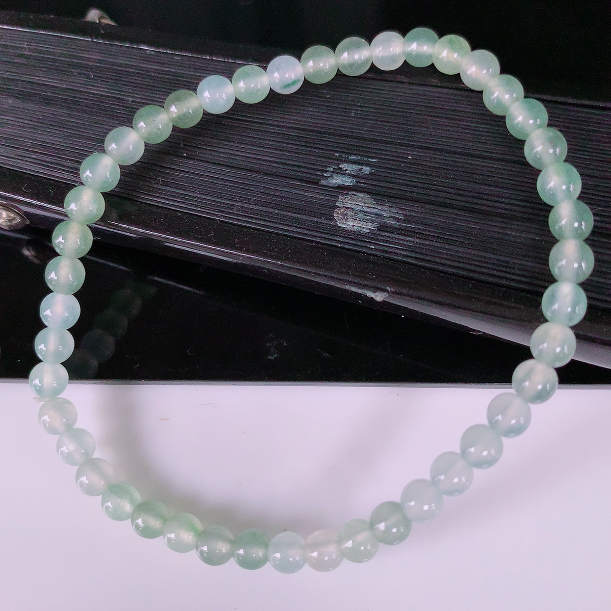 自然光实拍，冰种翡翠手串手链，种老水足，冰清玉润  颜色漂亮  #001.1取一尺寸3.9