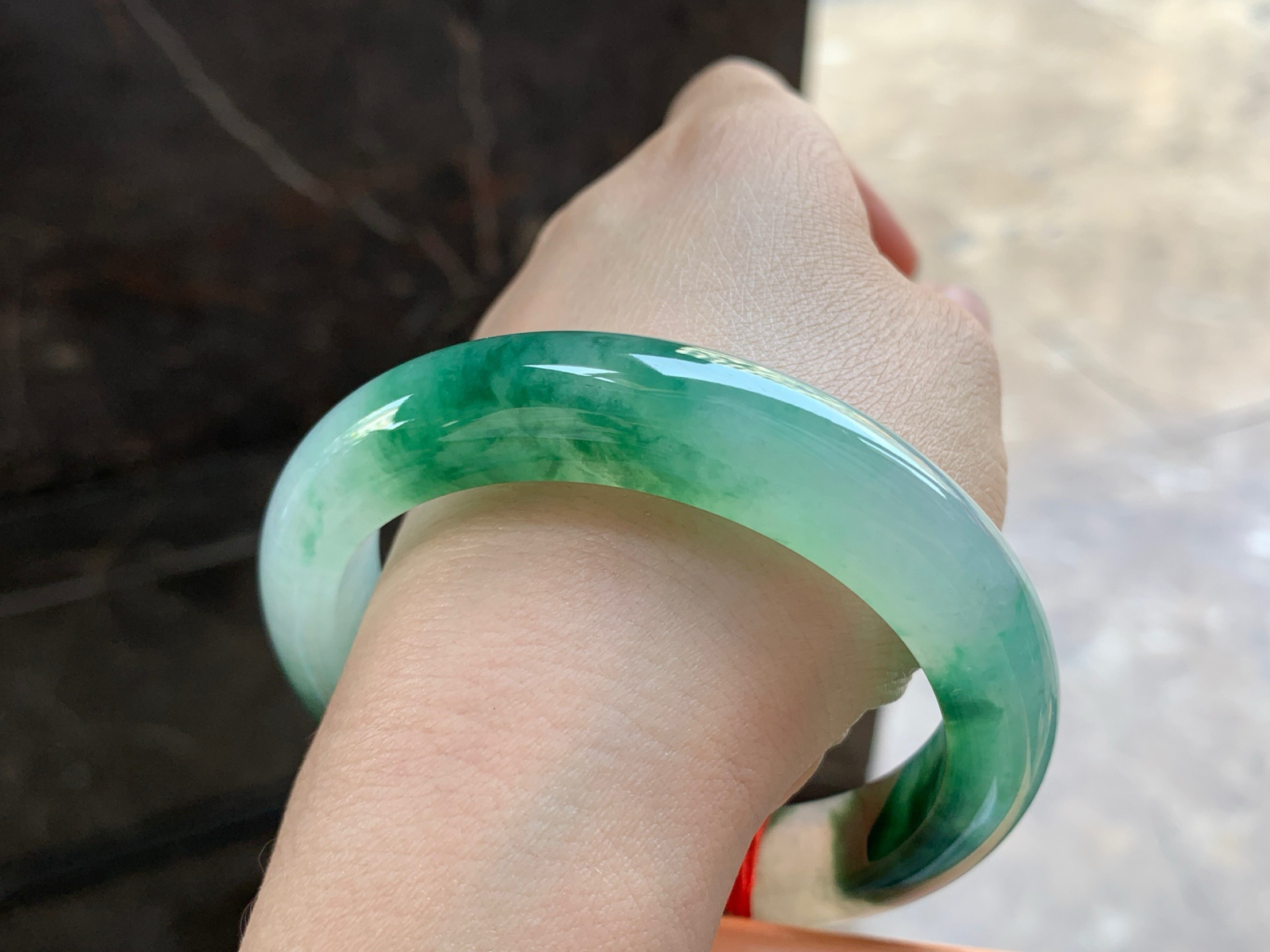 58.5-12.8-9.3

绿花手镯^_^颜色好看