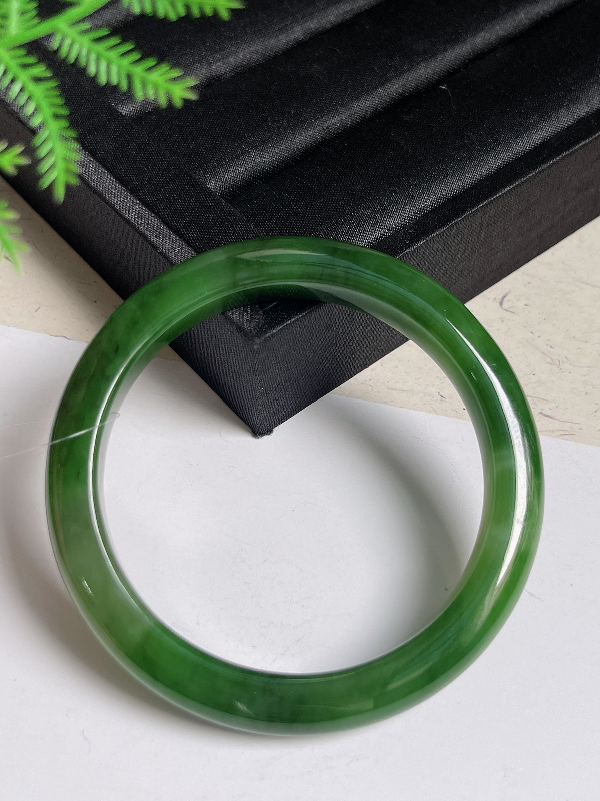 正圈57.6圈口，和田玉碧玉手镯