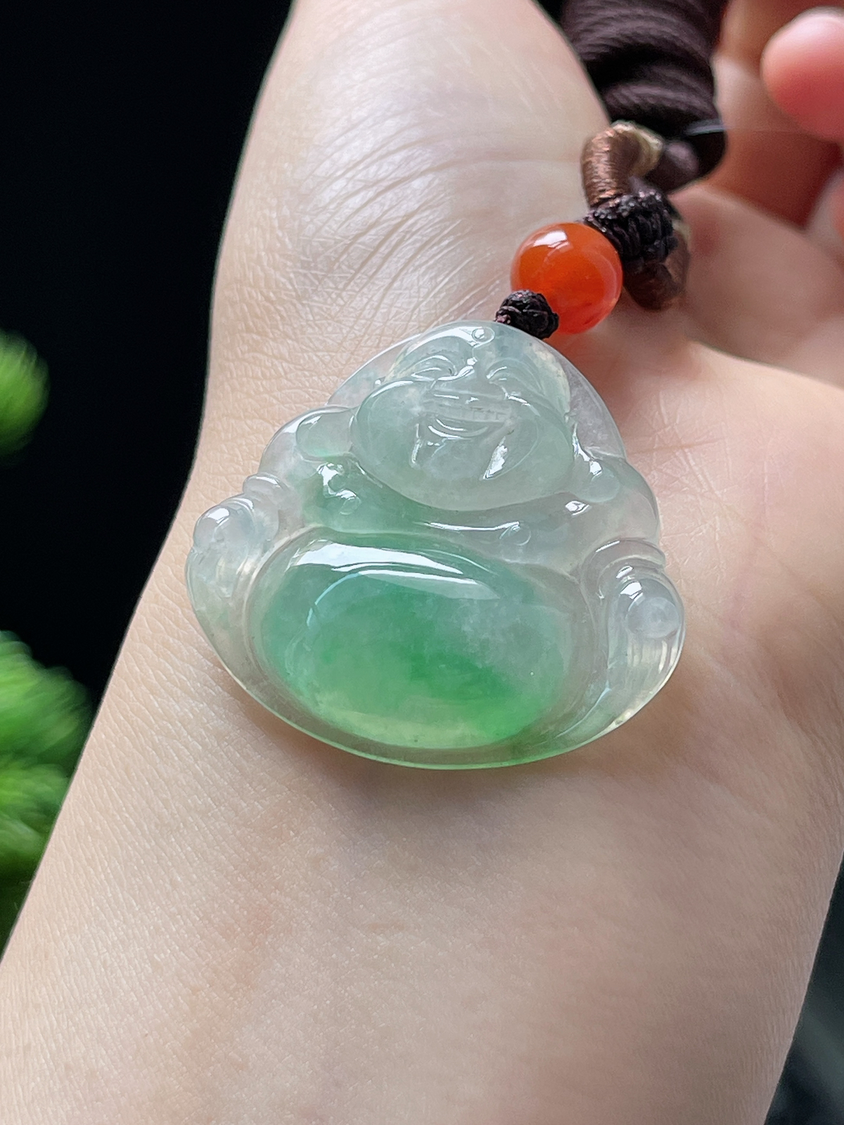 翡翠冰糯种飘绿佛公吊坠