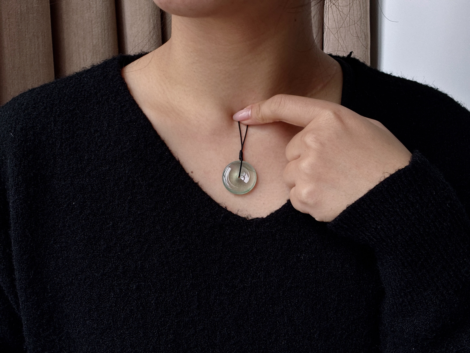 【裸石】🫧高冰飘花平安扣吊坠
【说明】缅料 性价比高  
【尺寸】24-5.2..