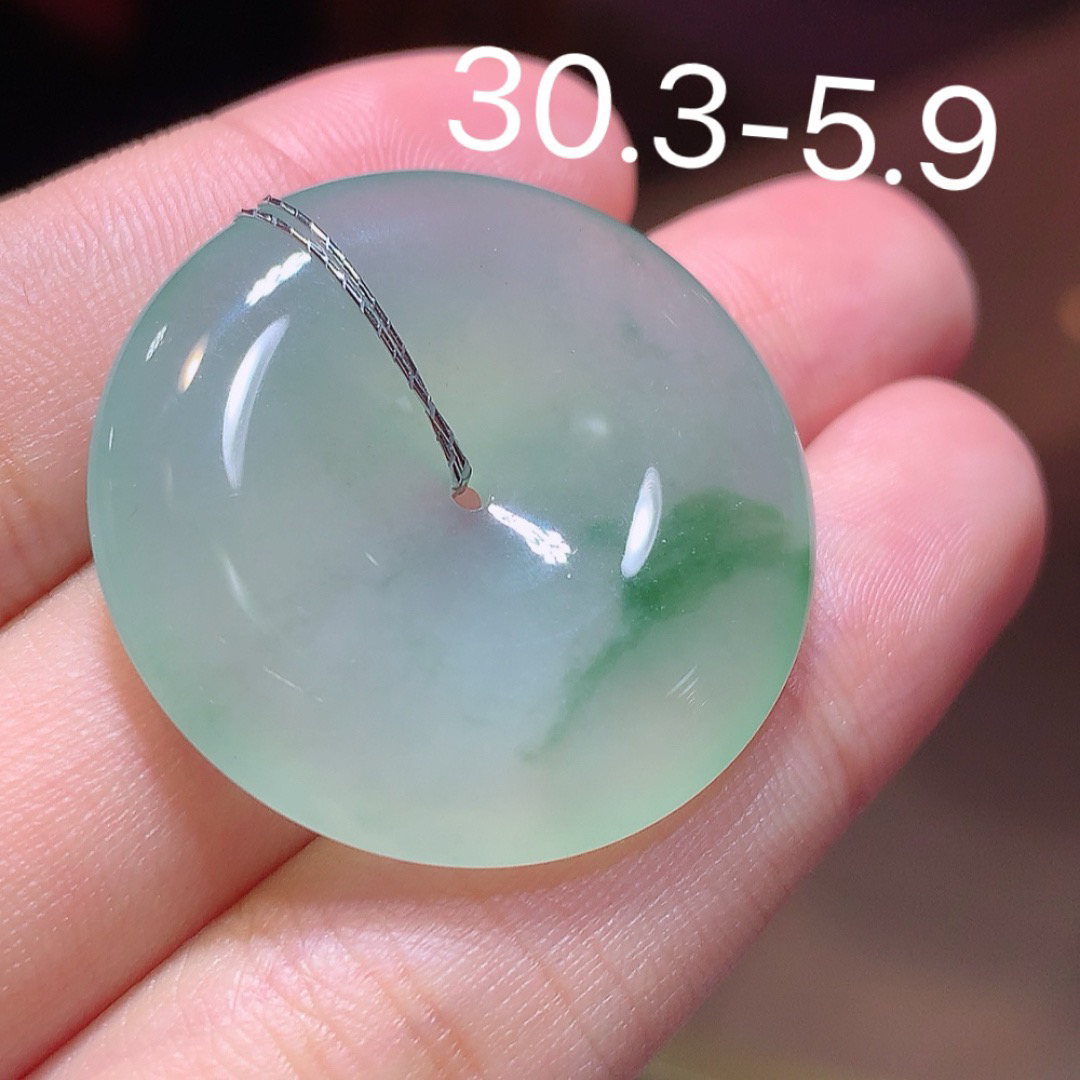 ️️冰飘花平安扣挂件。种老底子细腻，清透，佩戴优雅大气..