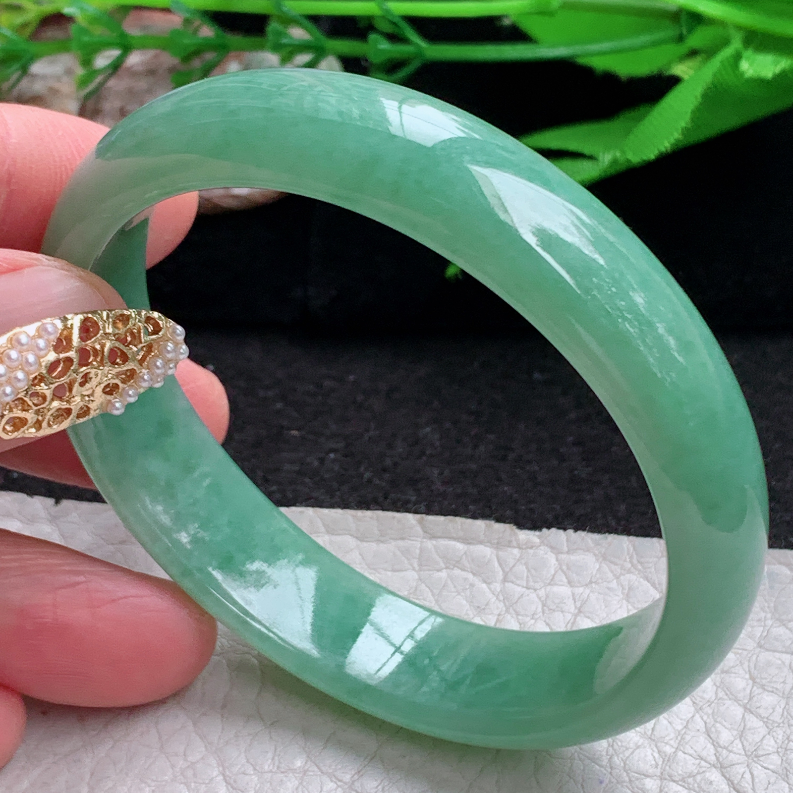 n实拍55.5*49*13.8*6.6贵妃镯 缅甸翡翠a货手镯满绿秀气蛋形玉镯子