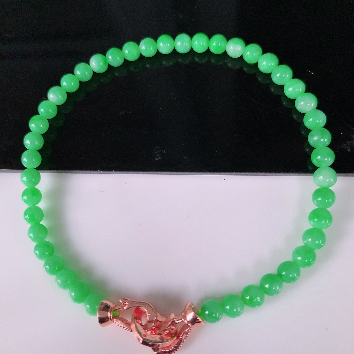 自然光实拍，冰润满绿翡翠手串手链，种老水足，冰清玉润  颜色漂亮  #005.1取一尺寸3.8mm