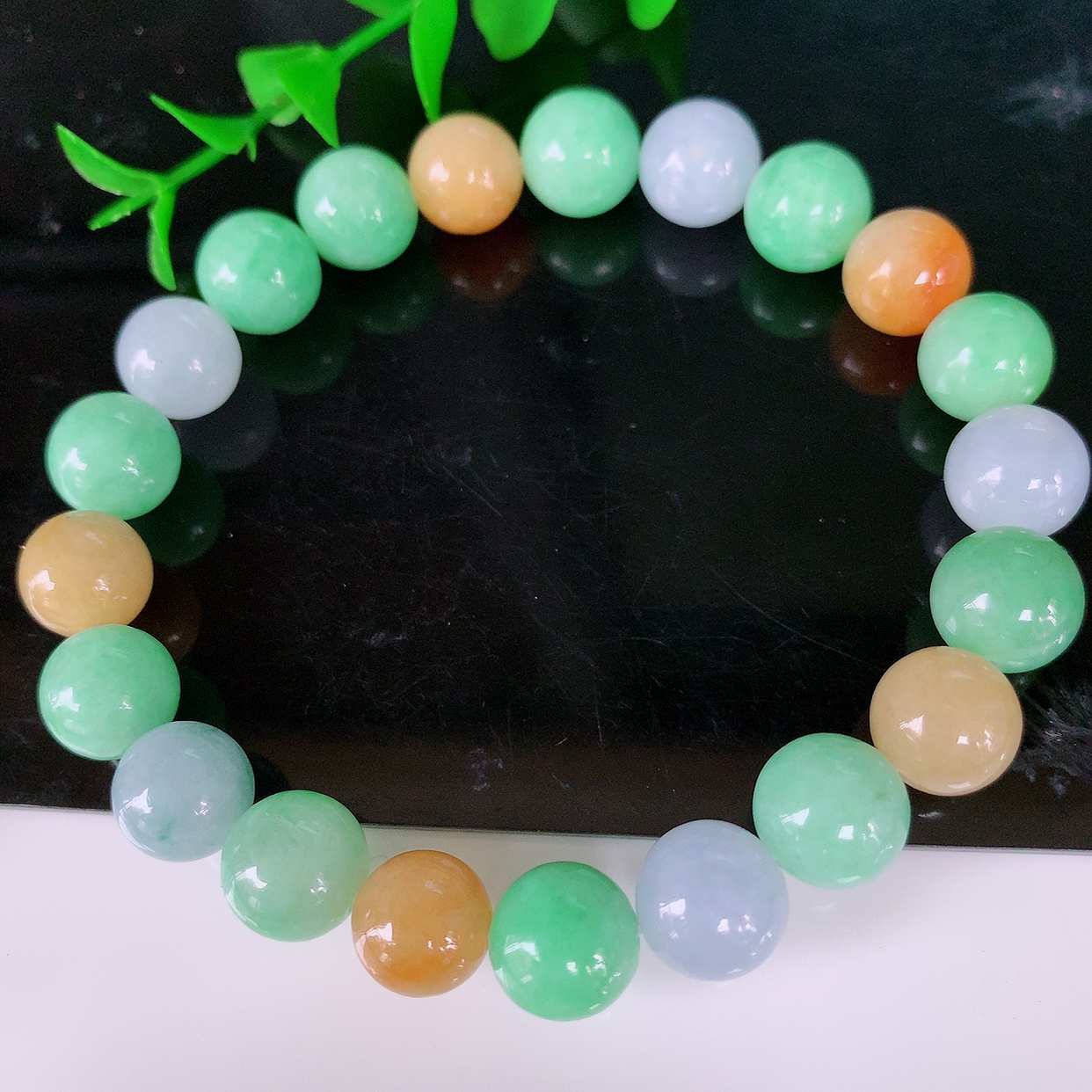 自然光实拍，特色冰润多宝翡翠手链，多彩翡翠手串，颜色丰富，料子细腻，高档大气，自戴送礼佳品！#003.1取一尺寸9.5mm