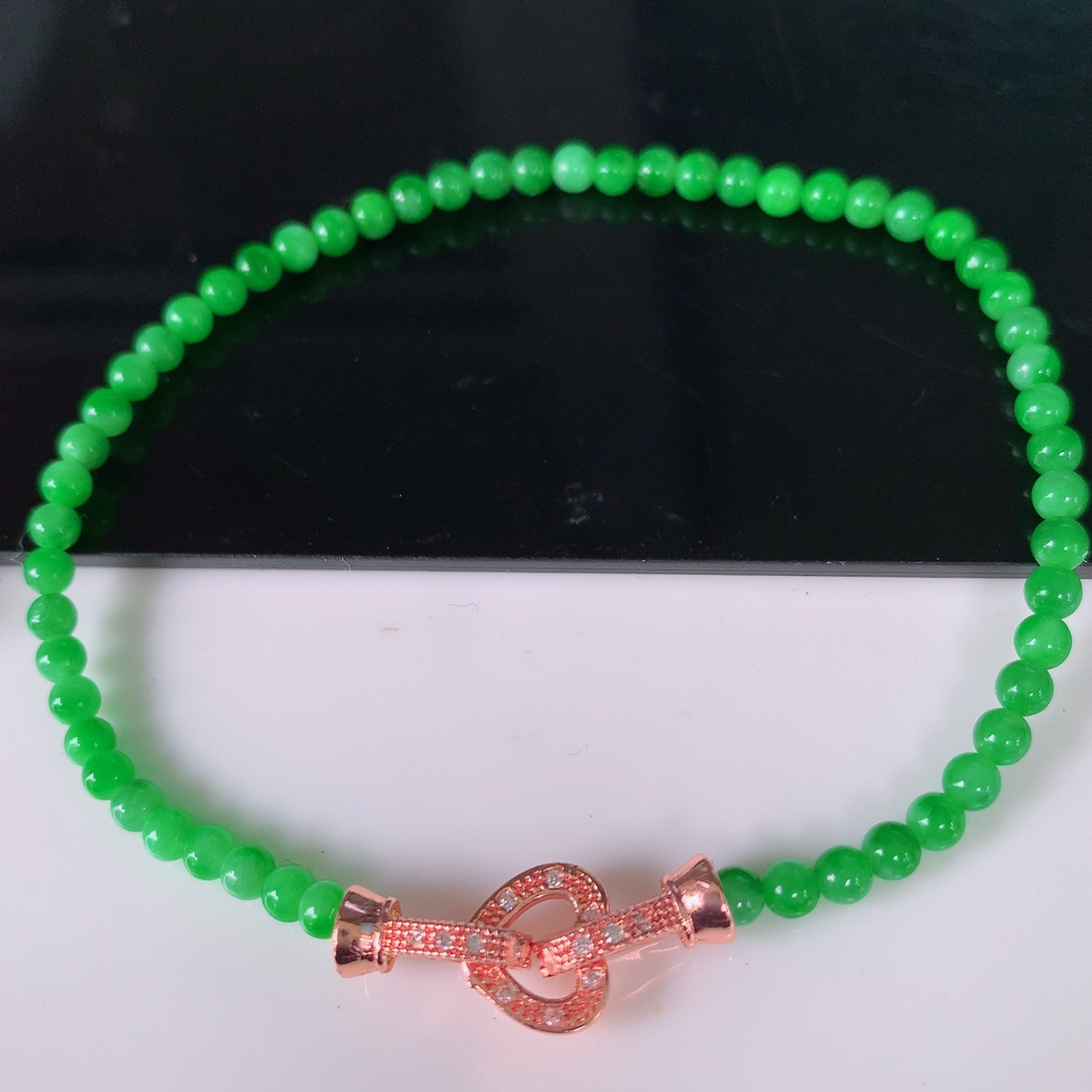 自然光实拍，冰润满绿翡翠手链， 辣绿翡翠手串，种老水足，冰清玉润  颜色漂亮  #00取一尺寸3.m