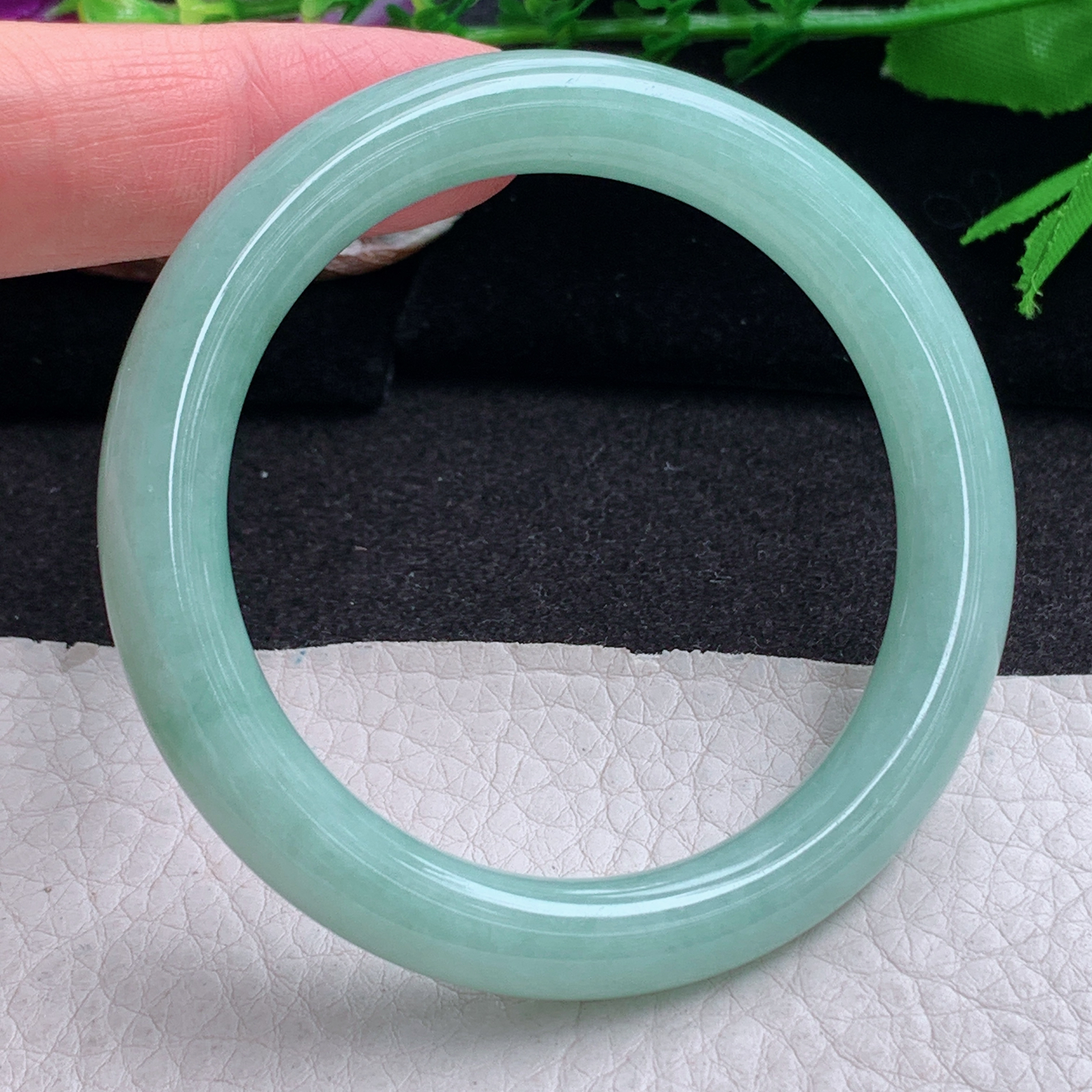 n小圈口52*8.8美人镯 缅甸翡翠a货手镯甜绿秀气圆条叮当镯