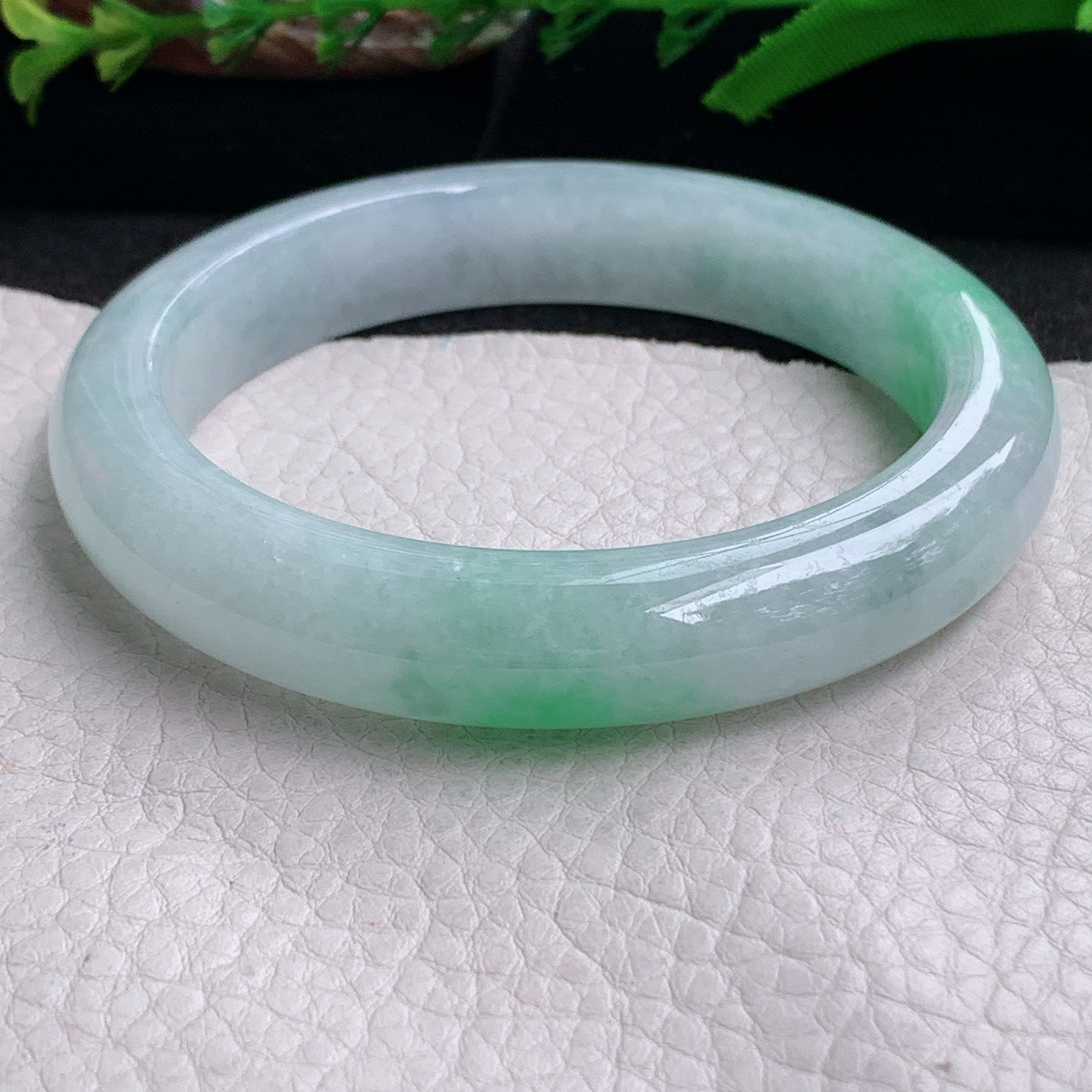 yh大圈口61.8*12.5*9.2平安镯 缅甸翡翠a货手镯冰飘绿正圈玉镯子