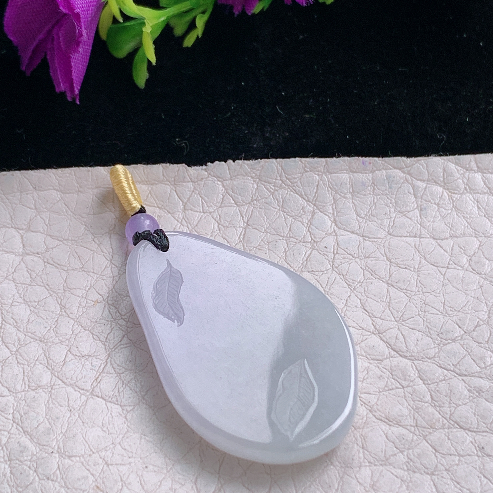 t实拍33.3*22*5.2缅甸翡翠A货精雕冰纯扭转乾坤 生肖牛玉吊坠 玉挂件