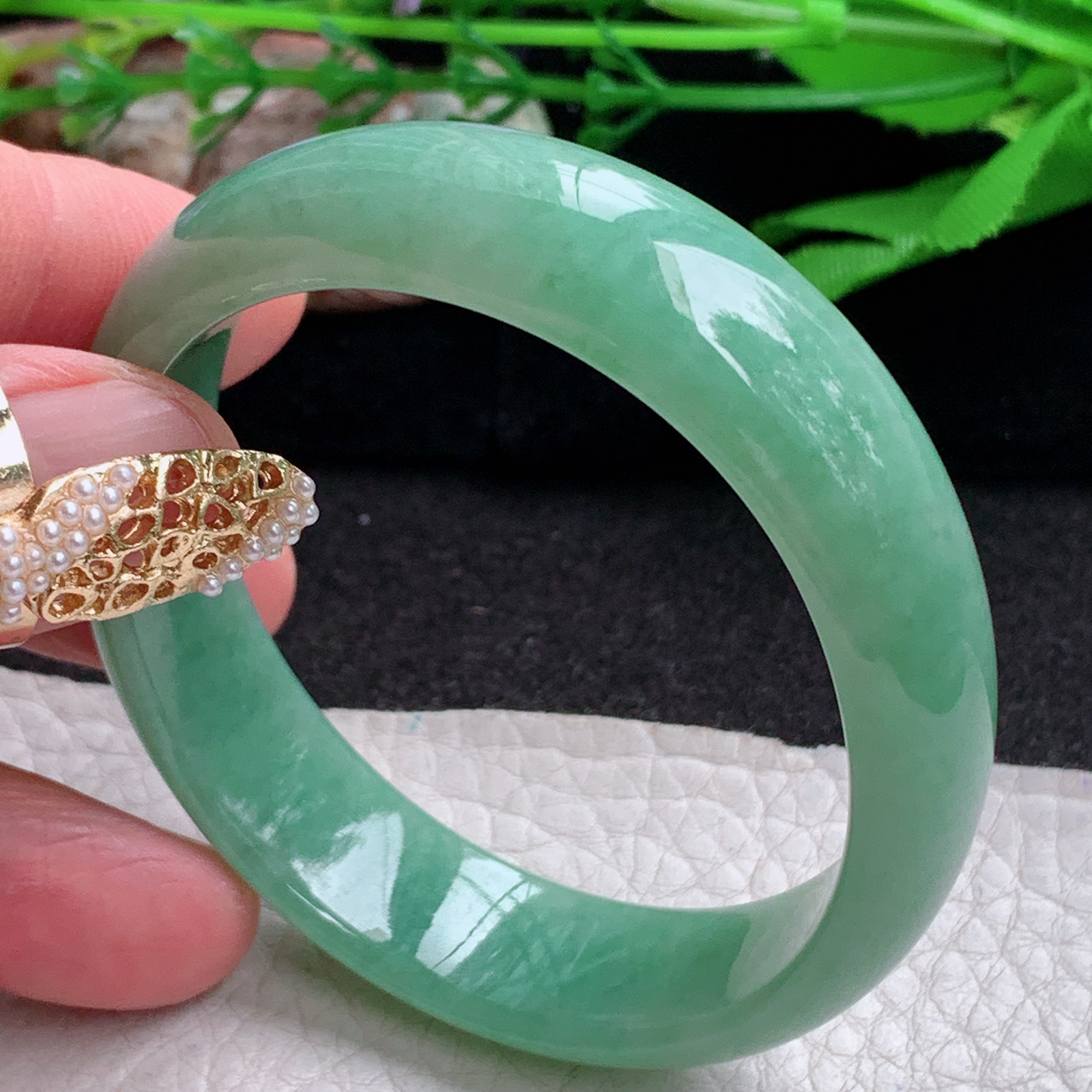 n实拍55.5*49*13.8*6.6贵妃镯 缅甸翡翠a货手镯满绿秀气蛋形玉镯子