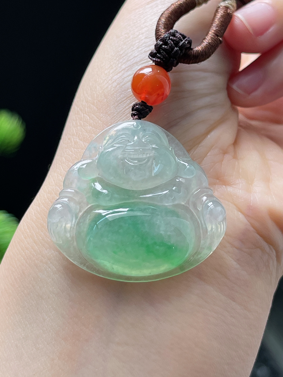 翡翠冰糯种飘绿佛公吊坠